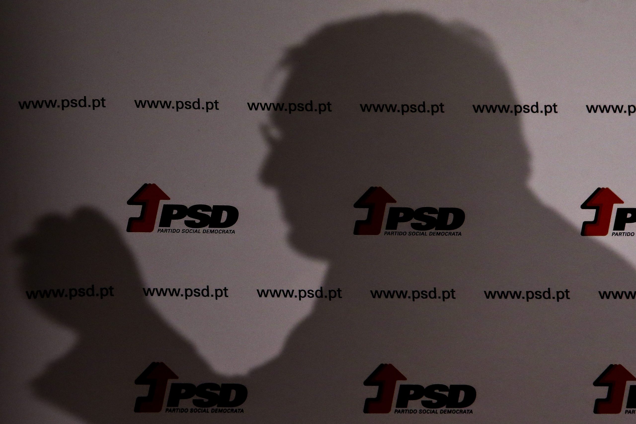 Covid-19: Autarcas do PSD a favor de adiar autárquicas em dois meses “na pior das hipóteses”