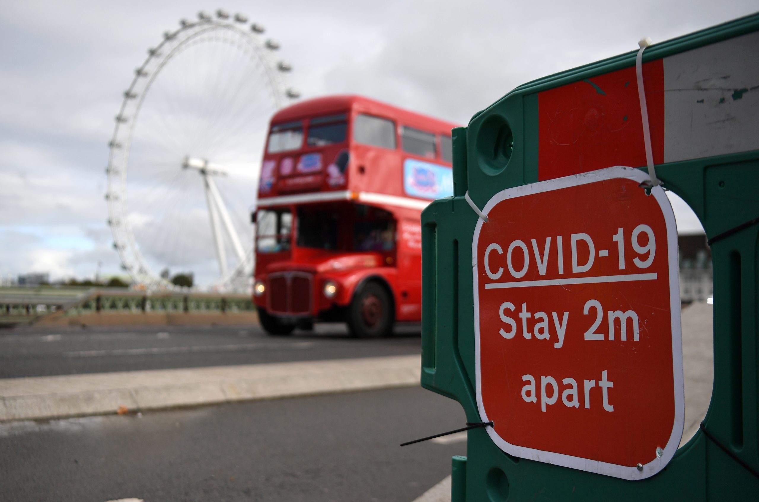 Governo britânico confirma restrições adicionais para Londres e outras partes de Inglaterra