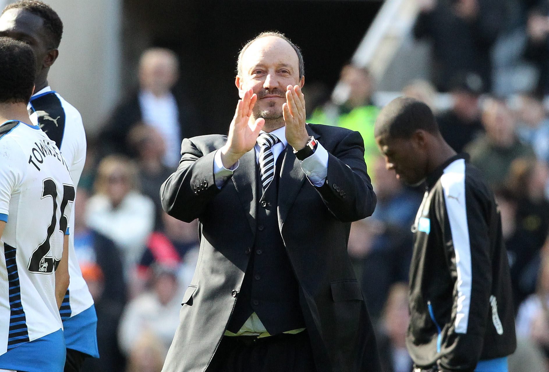 Newcastle de Rafa Benítez assegura subida à ‘Premier League’