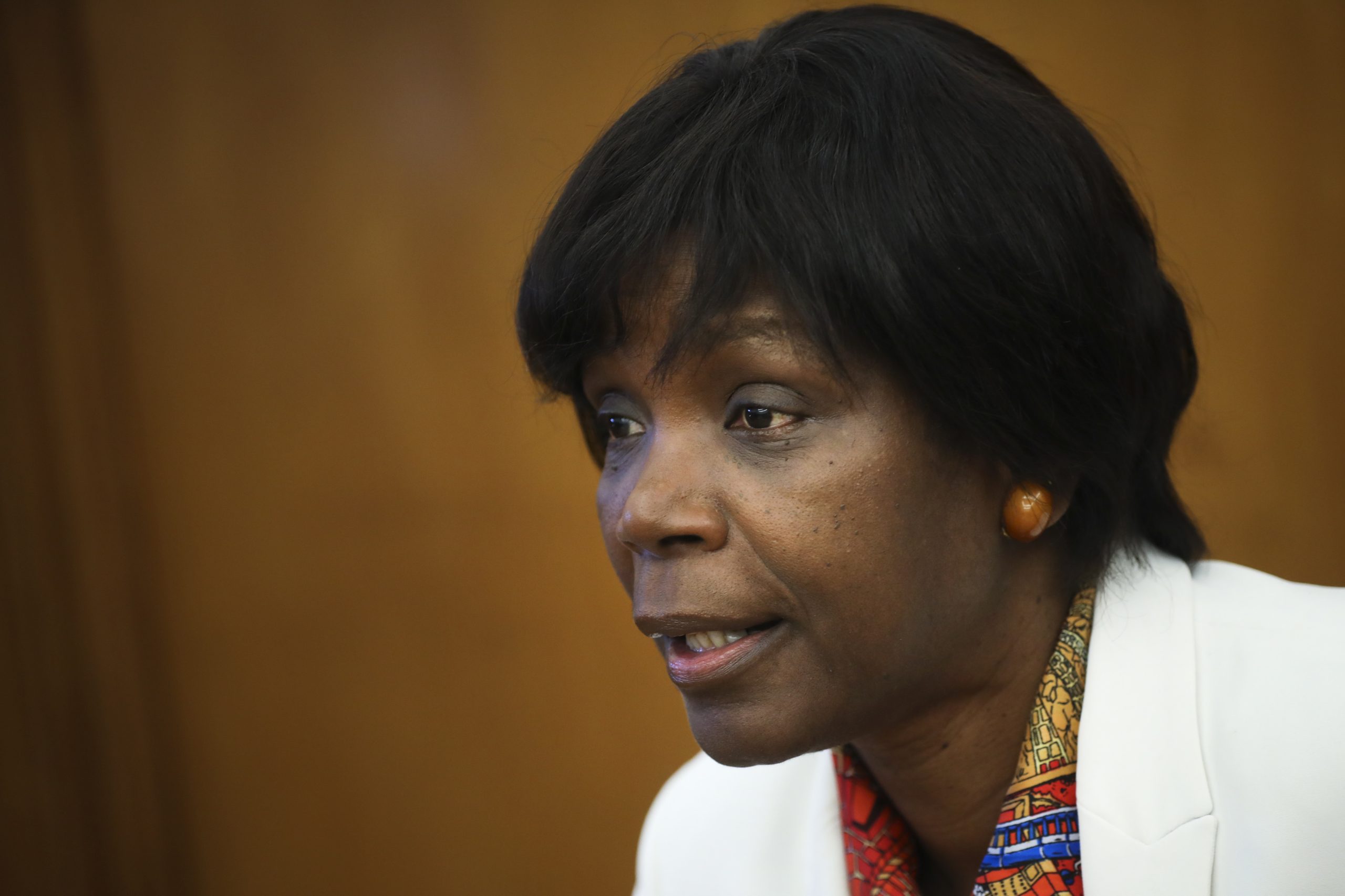 Ministra da Justiça inaugura hoje Julgado de Paz do Oeste