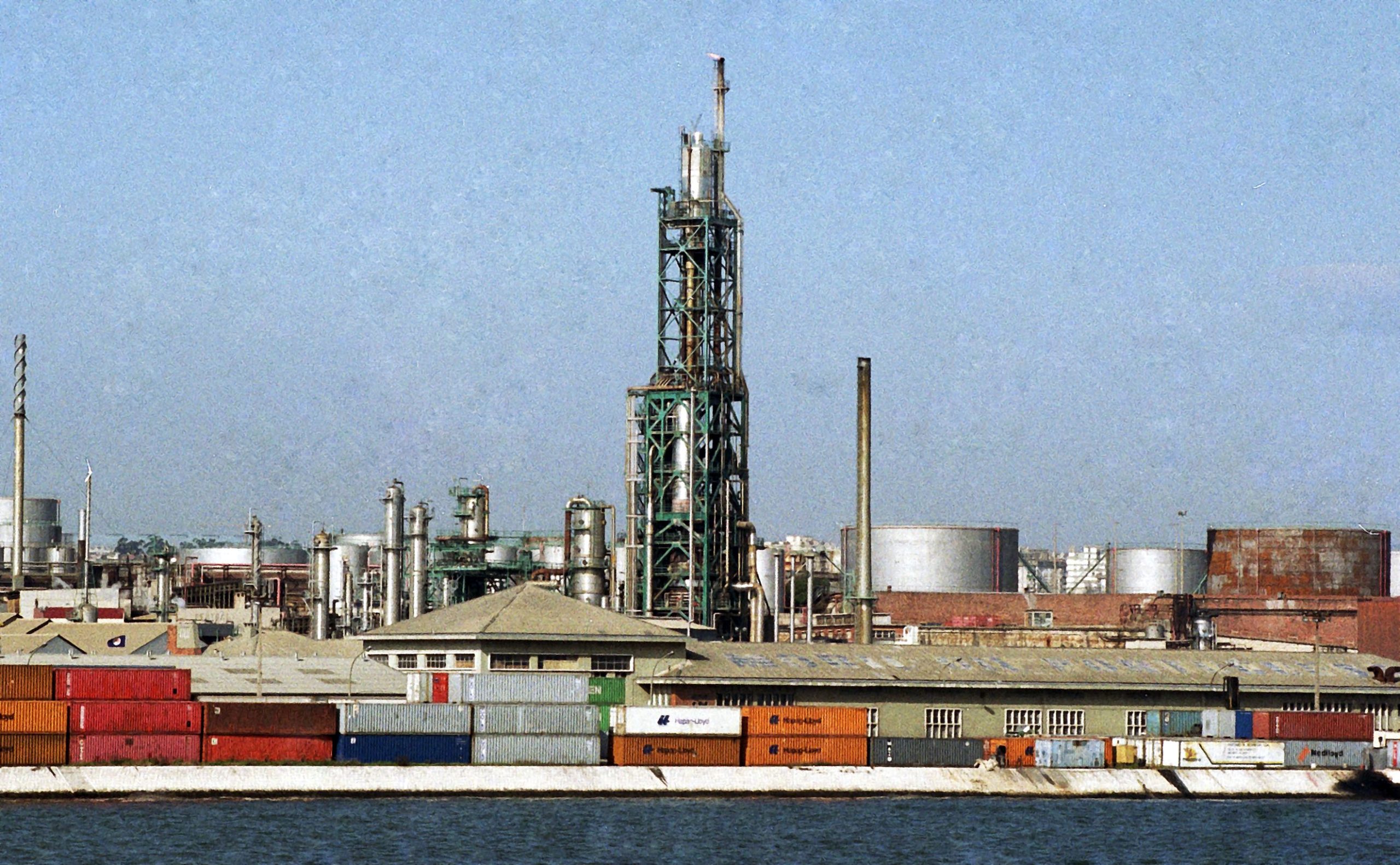 CDS-PP de Lisboa quer miradouro na antiga torre da refinaria do Parque das Nações