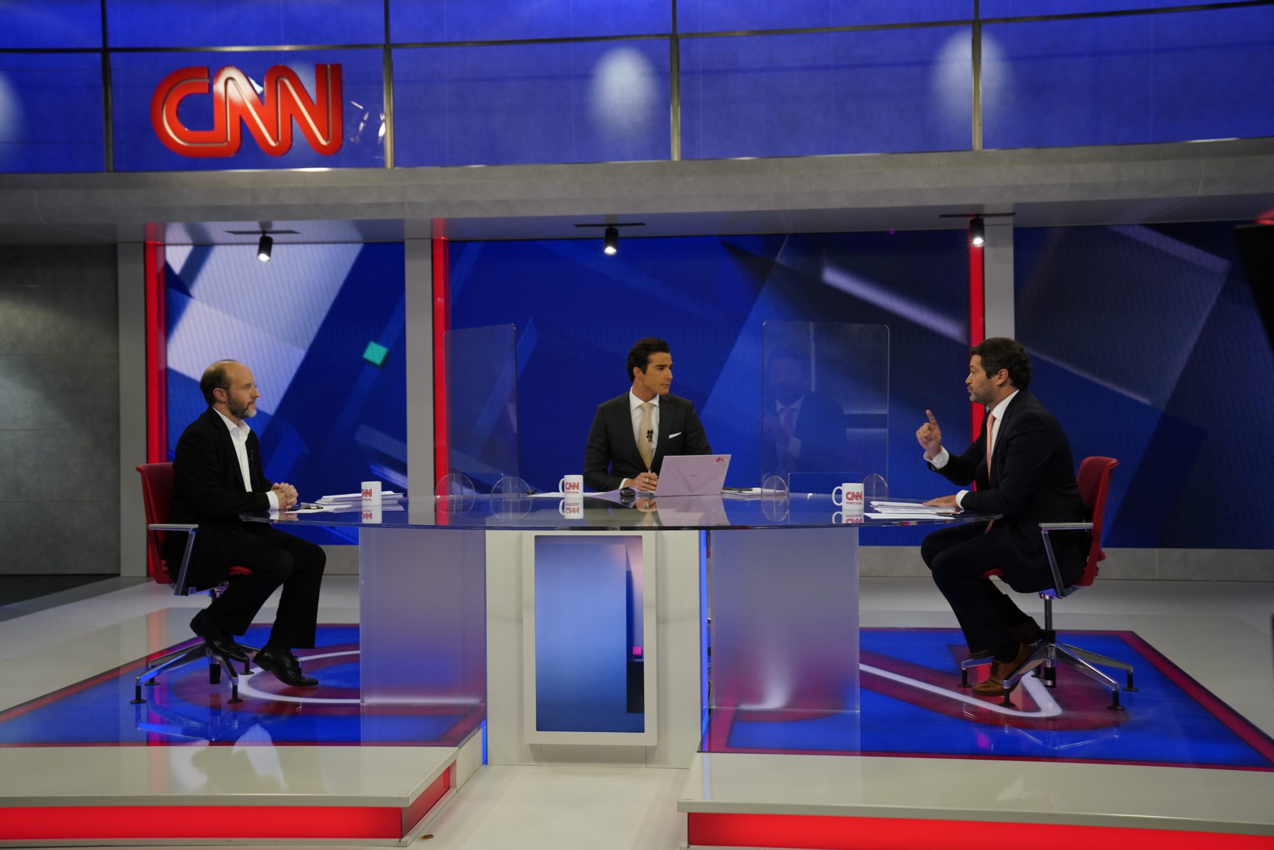 Tavares criticou “candidato do sistema”, Ventura acusou Livre de ter programa “anacrónico”
