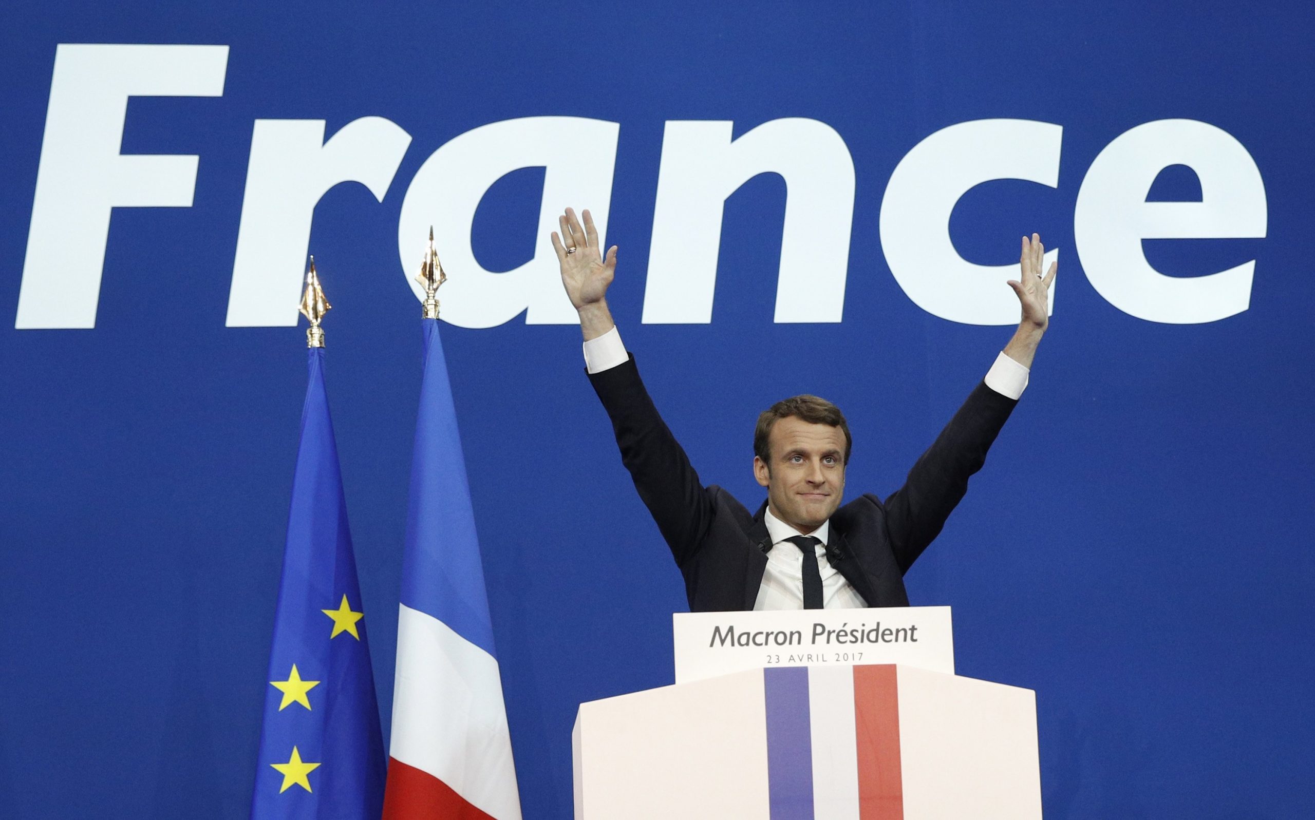 Macron supera Le Pen por quase 2,5 pontos percentuais na primeira volta
