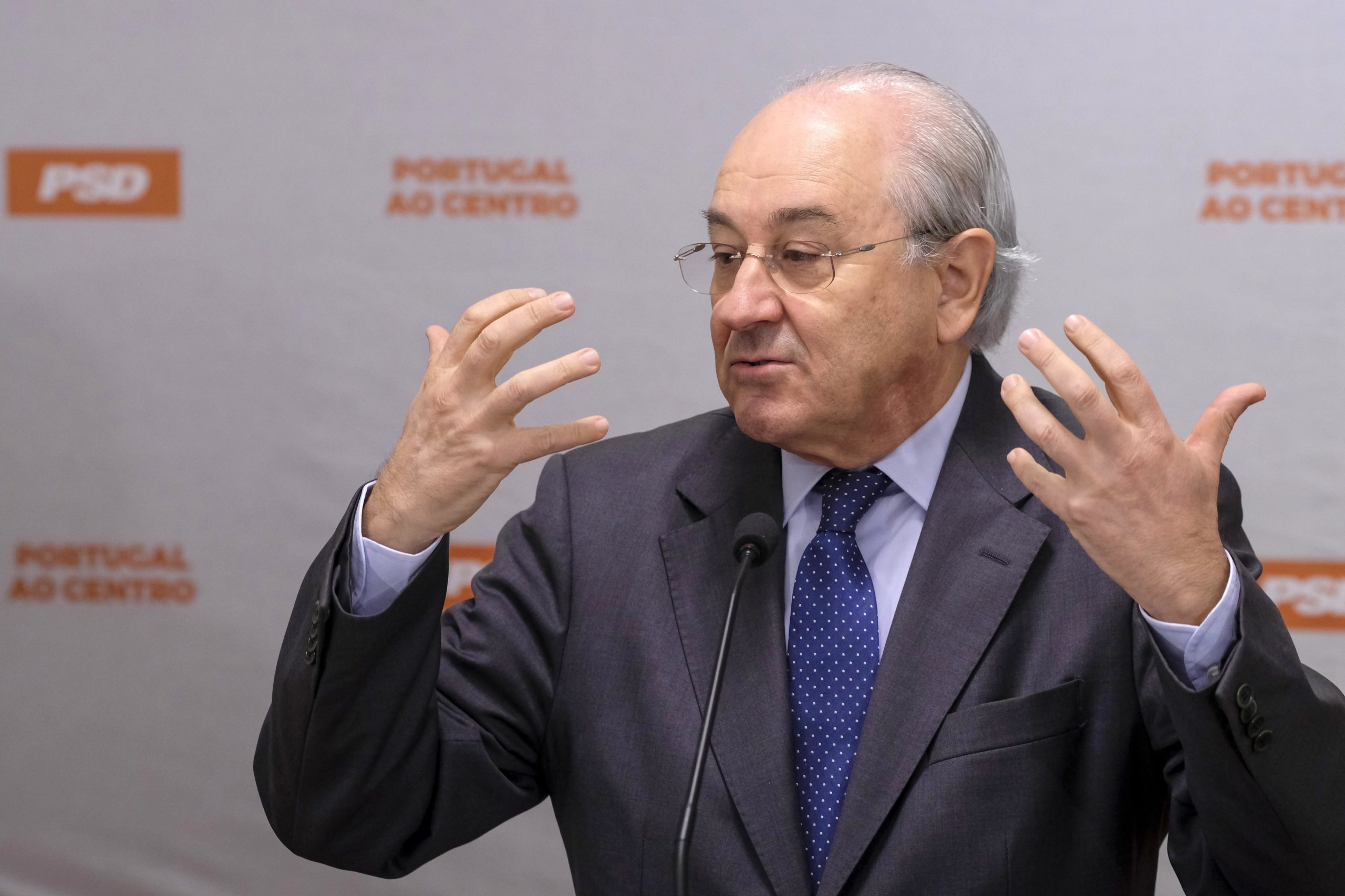Rui Rio diz que SNS está “à beira do caos” e pede mudança de Governo PS