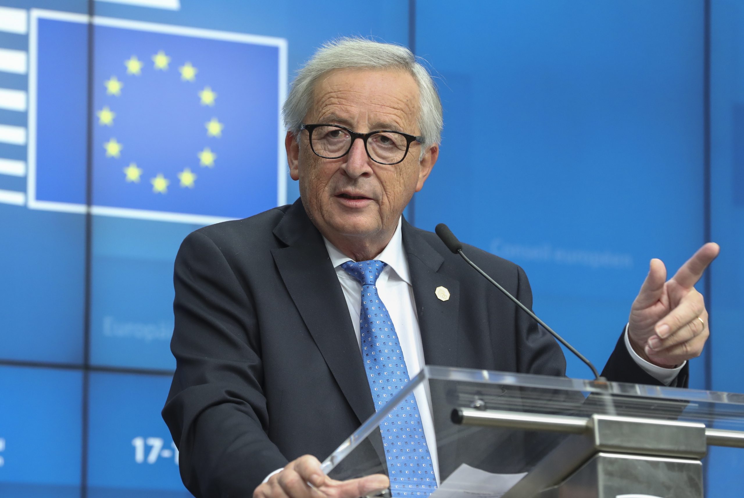 Juncker acusa líder húngaro de autoria de ‘fake news’