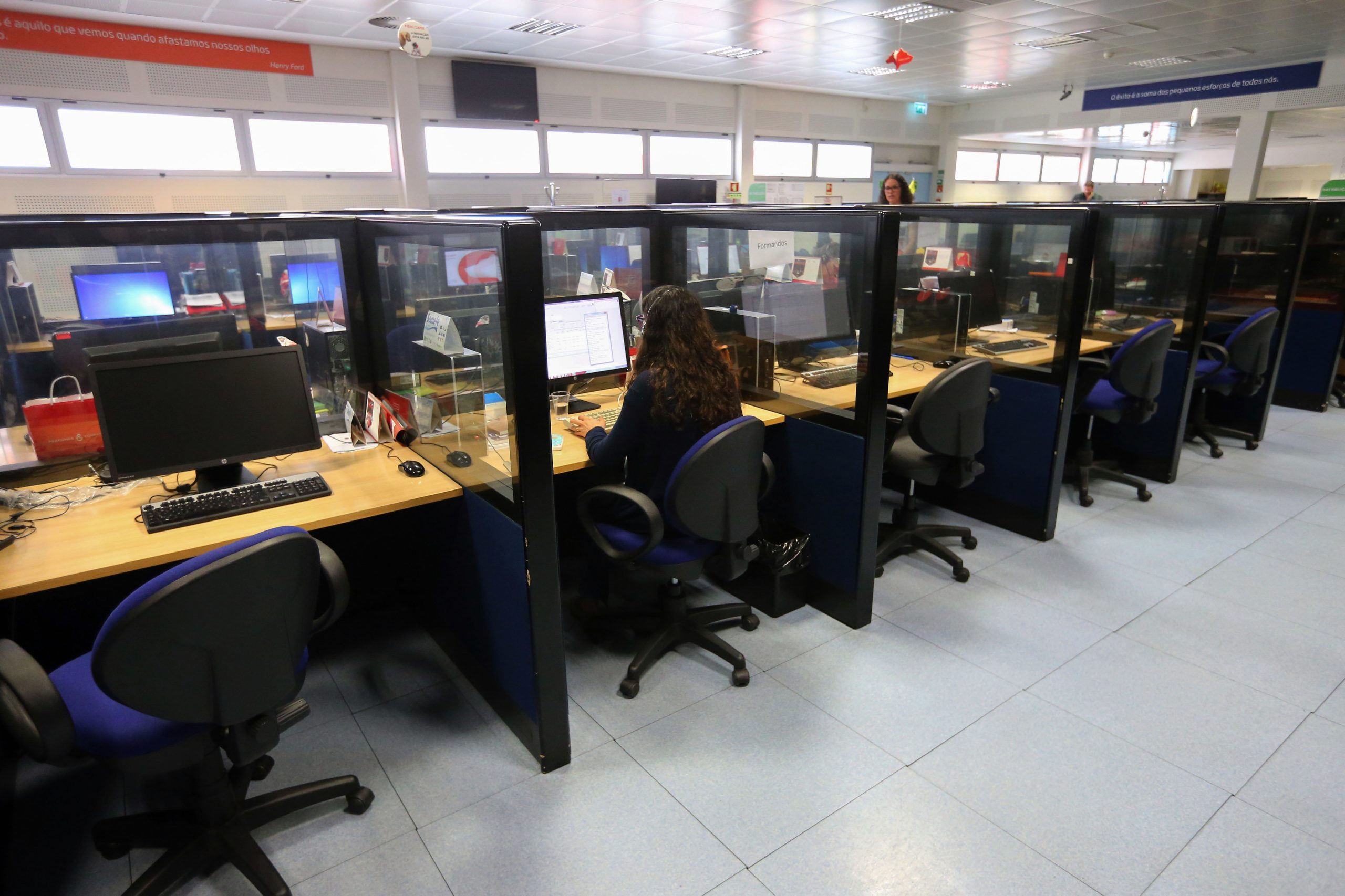 Sindicato dos Trabalhadores de Call Center defende subsídio fixo de teletrabalho