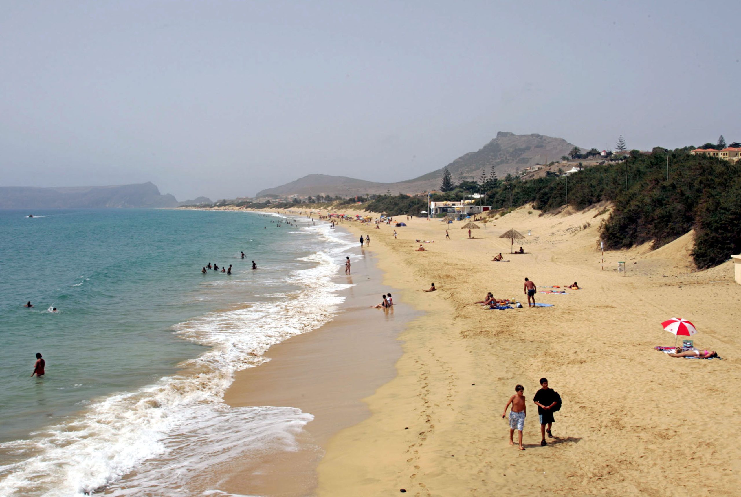 Concessionários de praia com “graves problemas de tesouraria” devido ao tempo