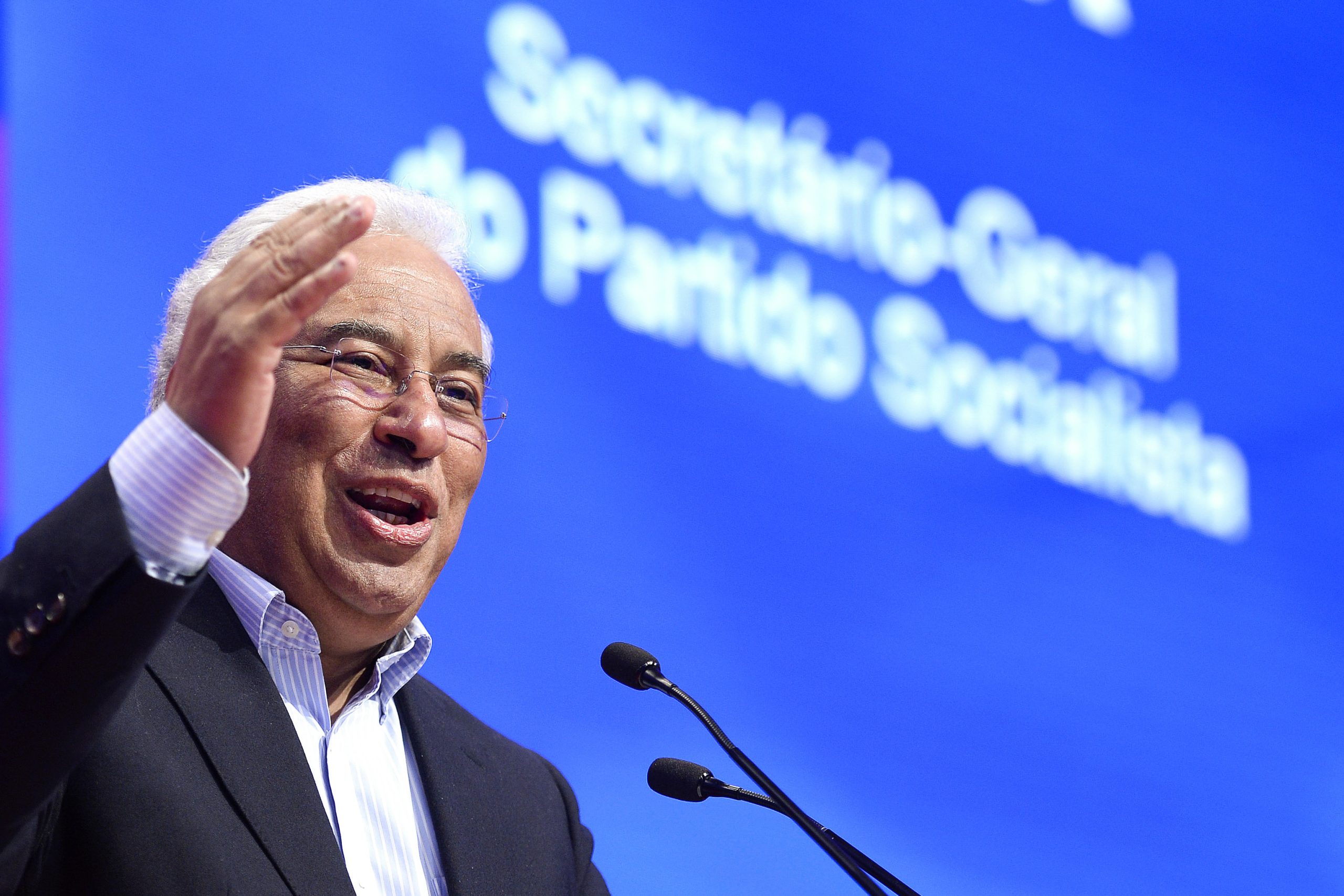 A festa da revolução de Abril “continua a ser bonita, pá”, diz Costa