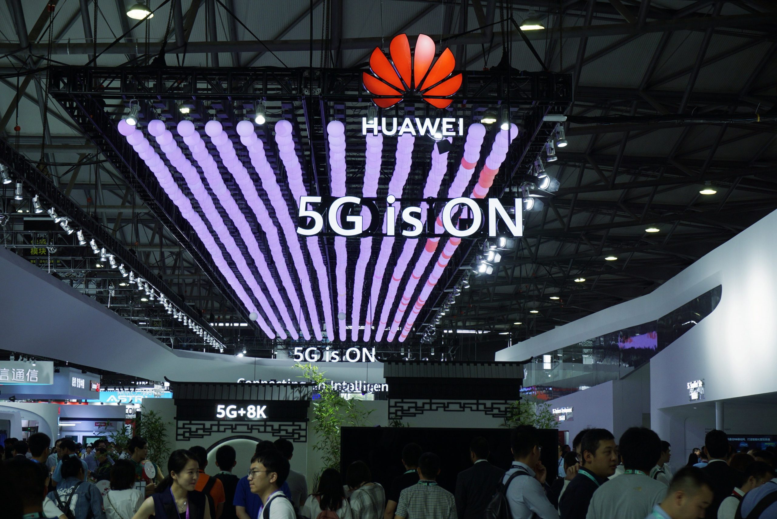 Huawei nega ter “instruções” do Estado chinês para espionagem
