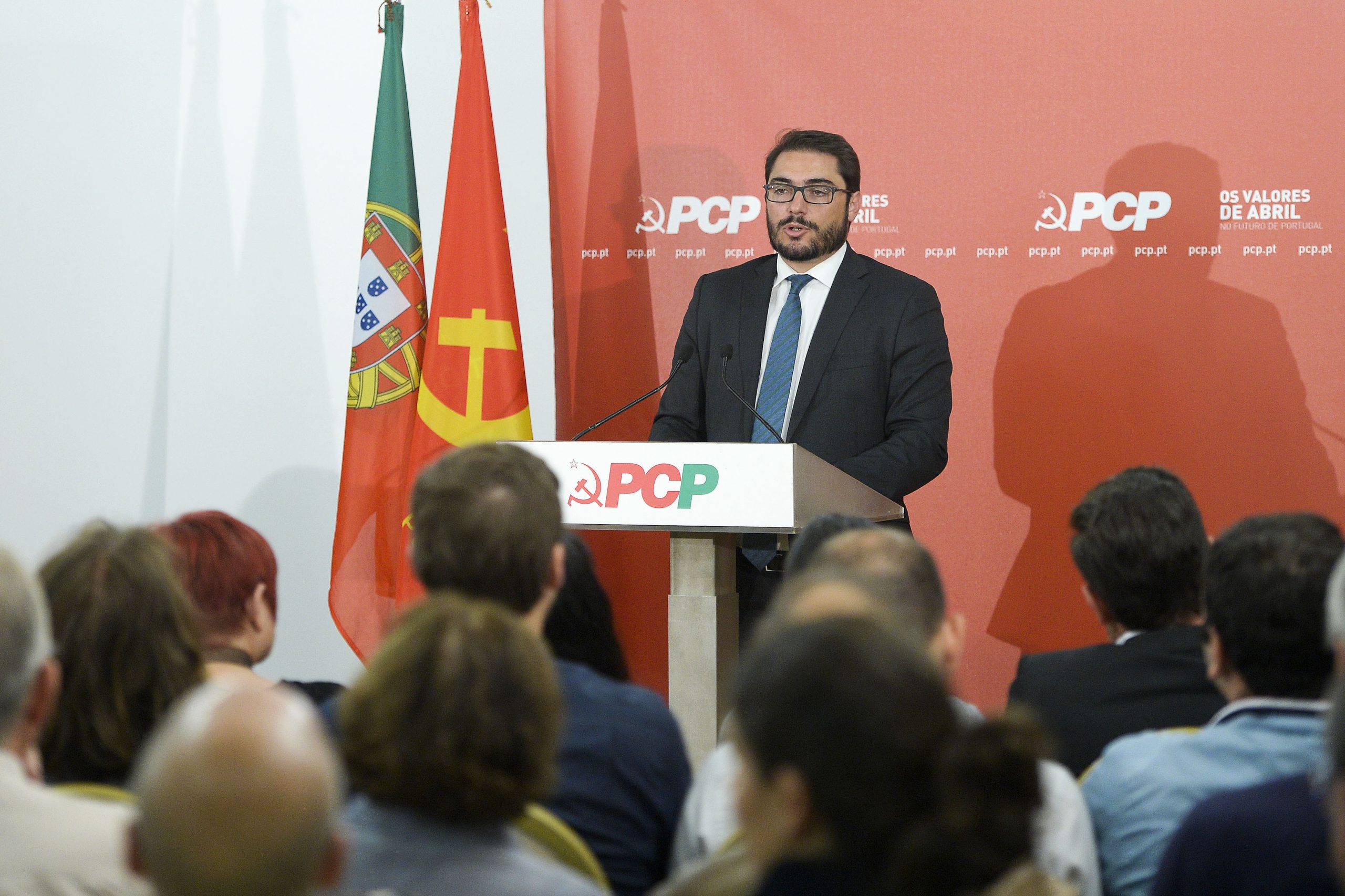 Comunistas querem regionalização referendada e no terreno em 2019