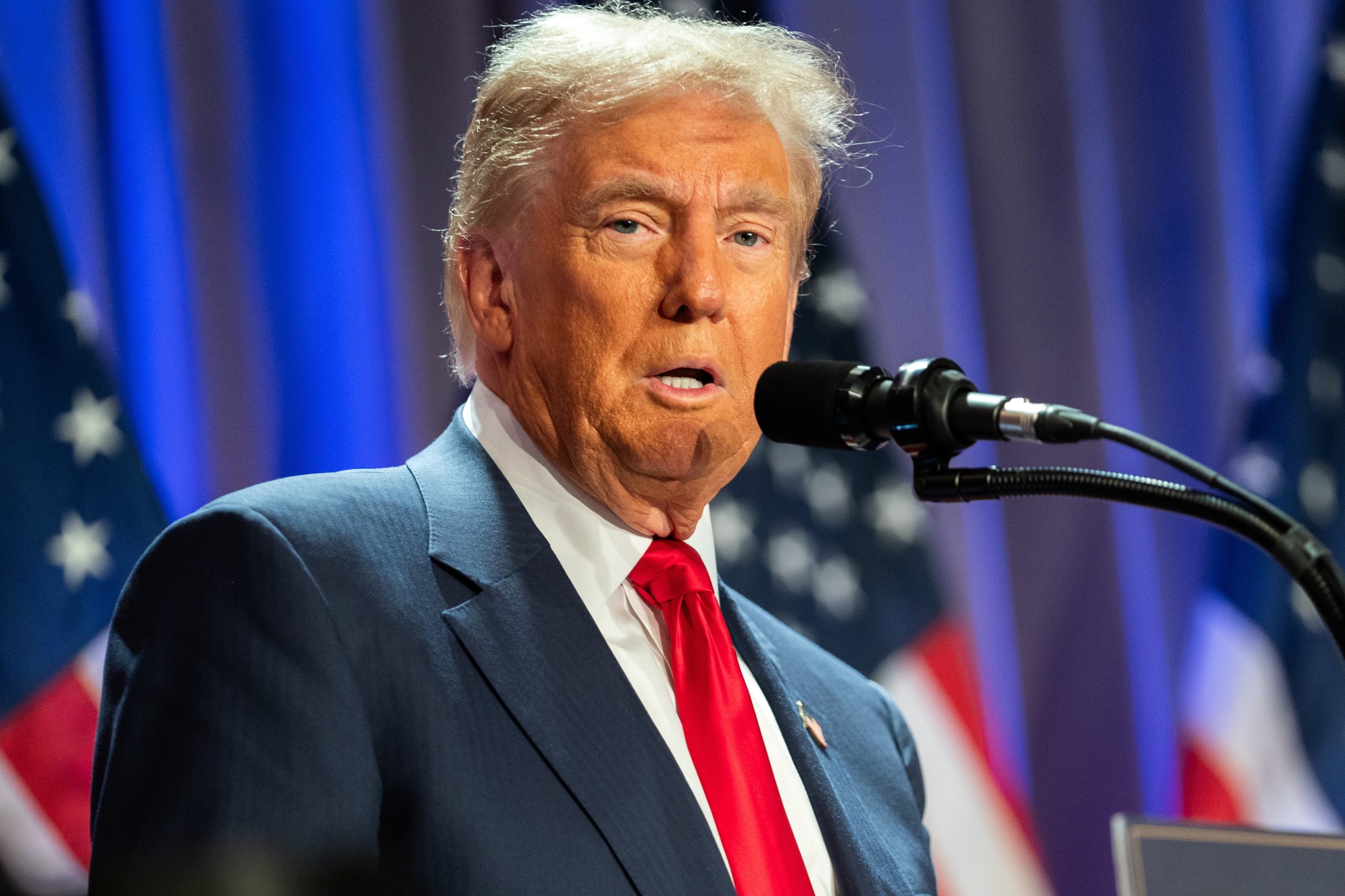 Trump diz que México concordou fechar fronteiras, mas a líder deste país nega