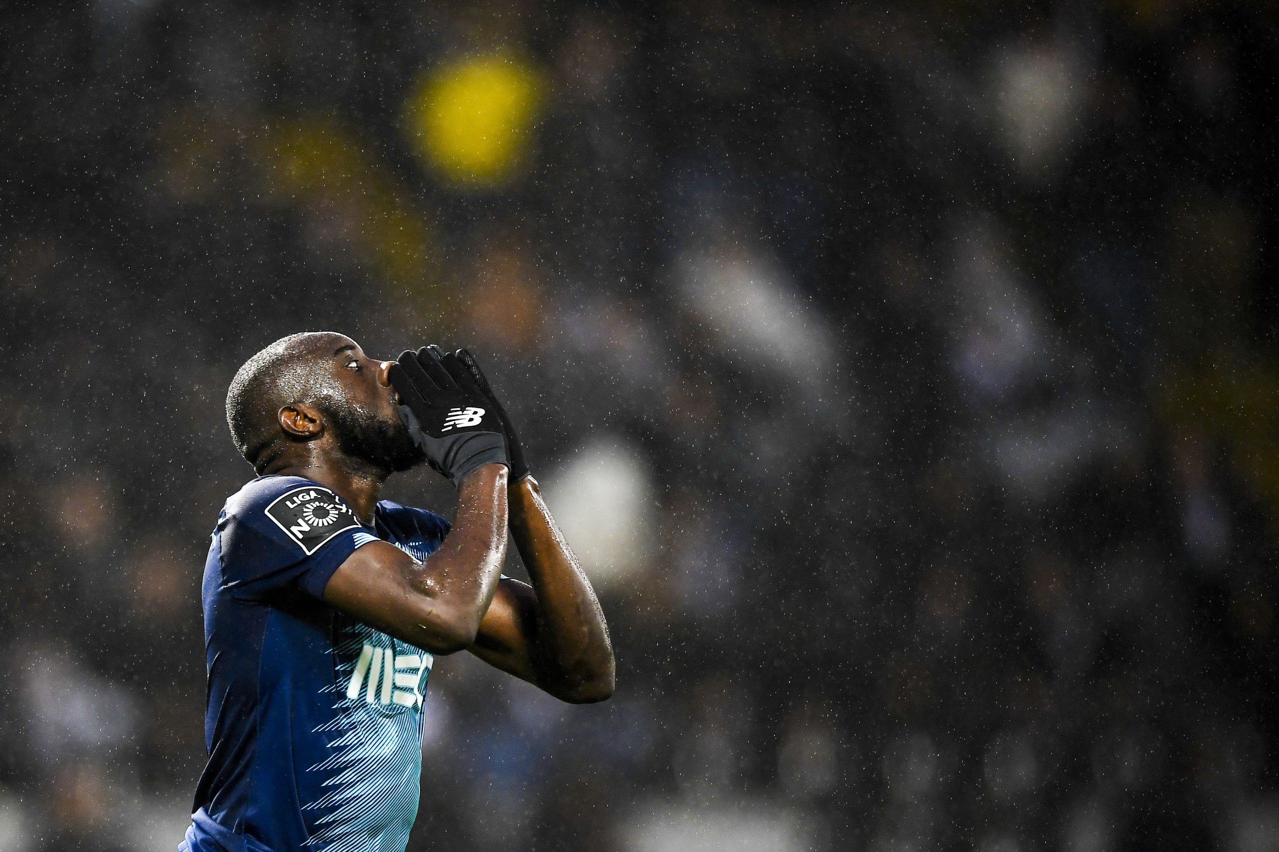 Caso Marega: PSP já identificou alguns dos adeptos que dirigiram insultos racistas ao jogador