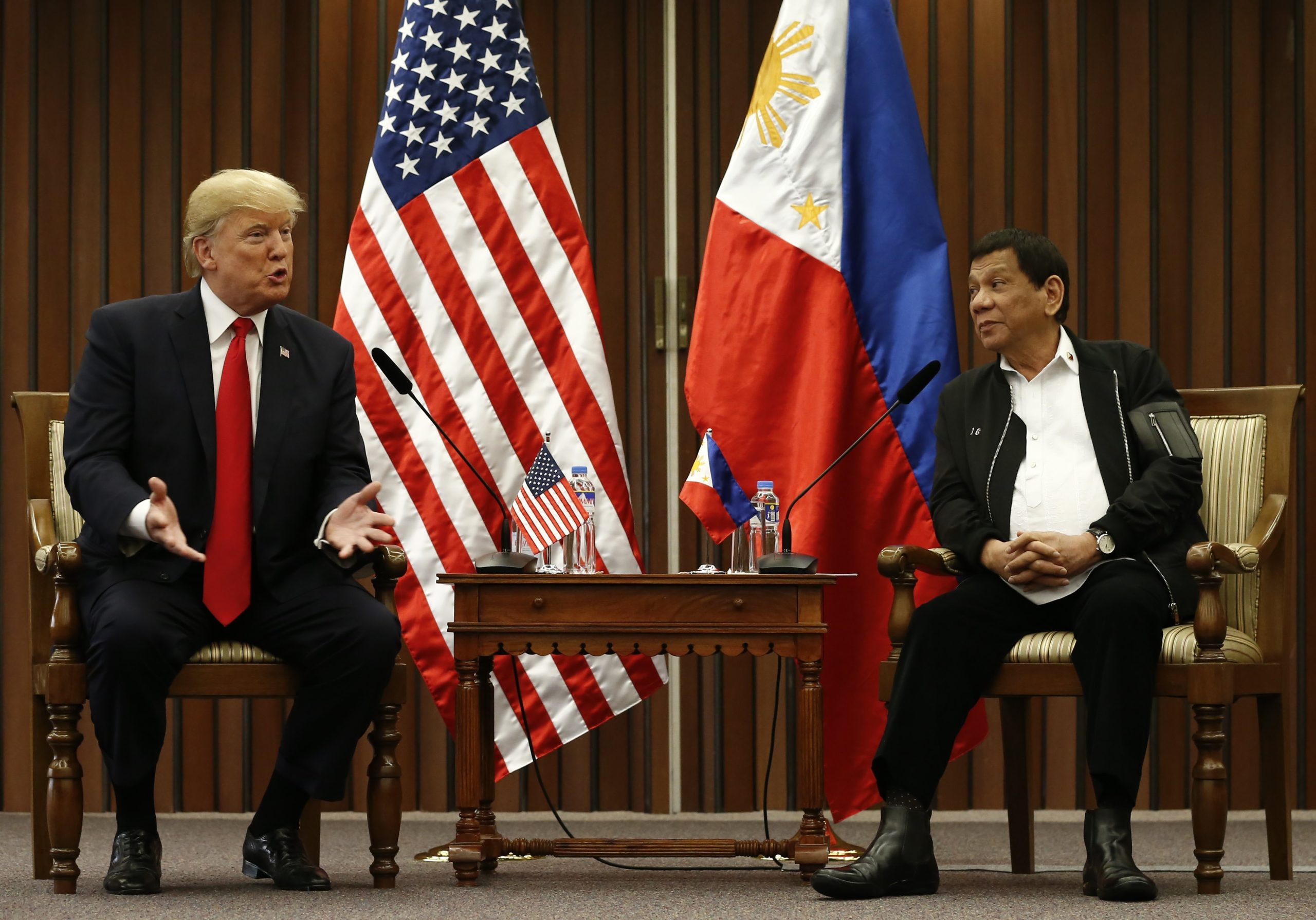 Trump e Duterte acordam respeitar direitos humanos apesar da guerra antidroga