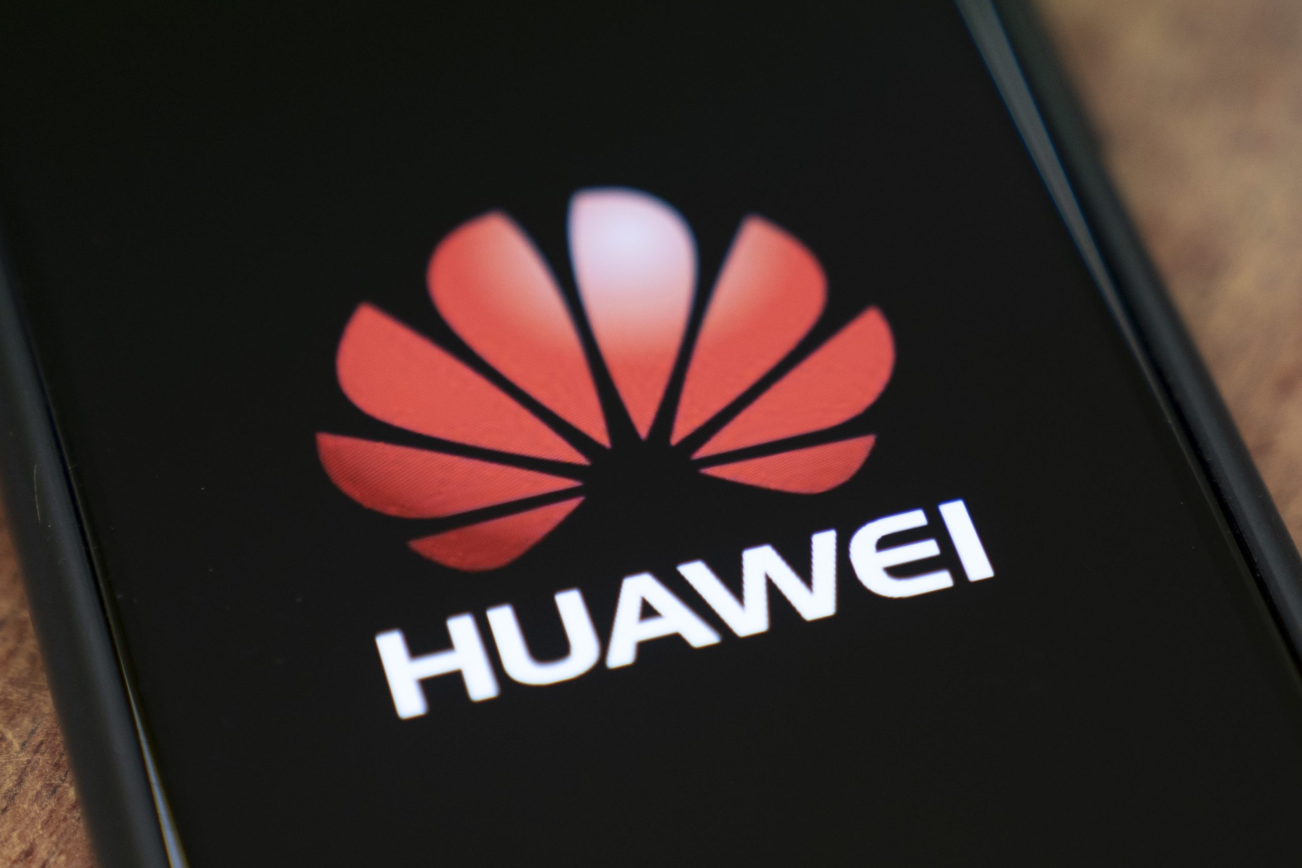 5G: Huawei acusa Comissão Europeia de “juízos discriminatórios” após apoiar restrições