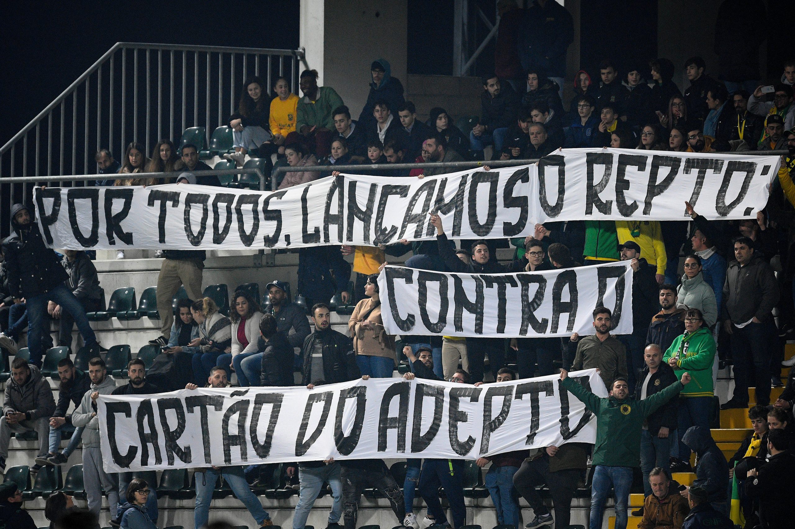 Revogação do cartão do adepto aprovada na Assembleia da República para janeiro de 2022