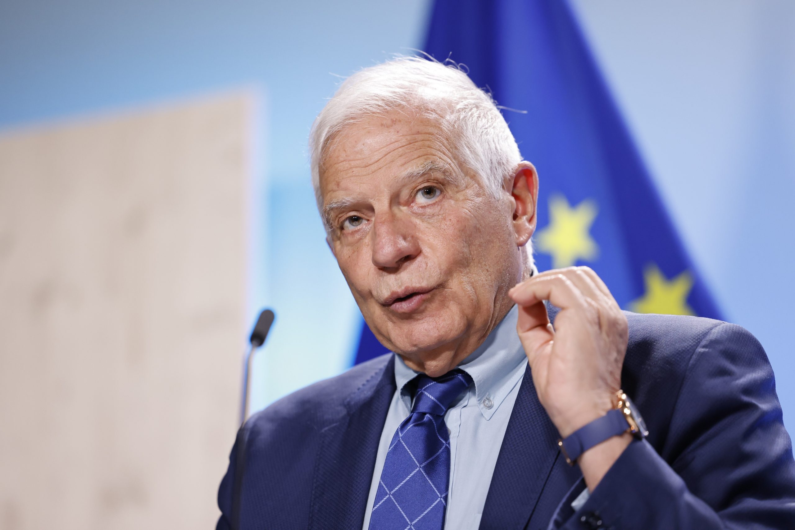 Josep Borrell garante fornecimento de aviões F-16 à Ucrânia