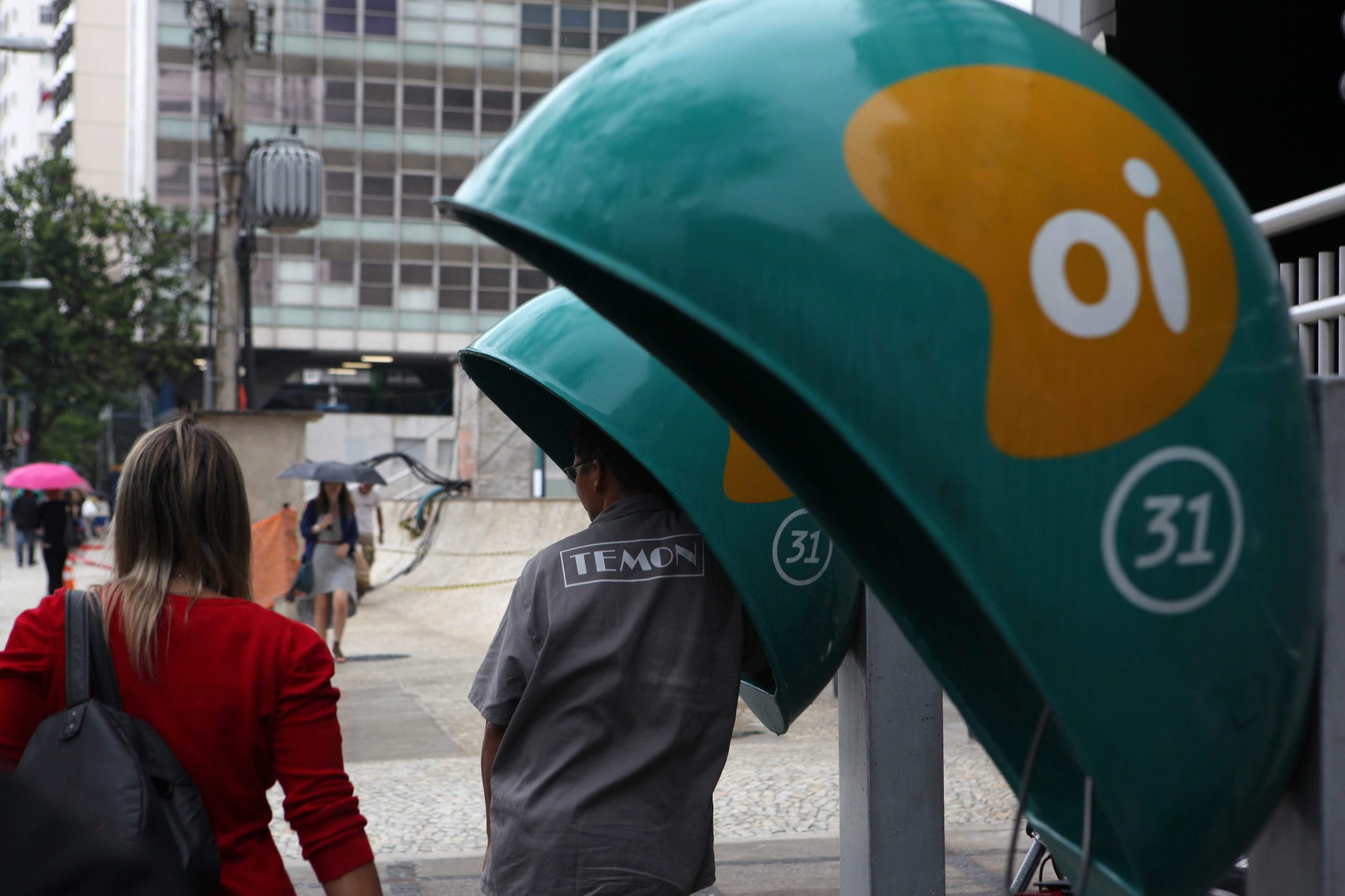 Operadora Oi aceita proposta de 1.900 milhões de euros para venda ativos de fibra ótica no Brasil