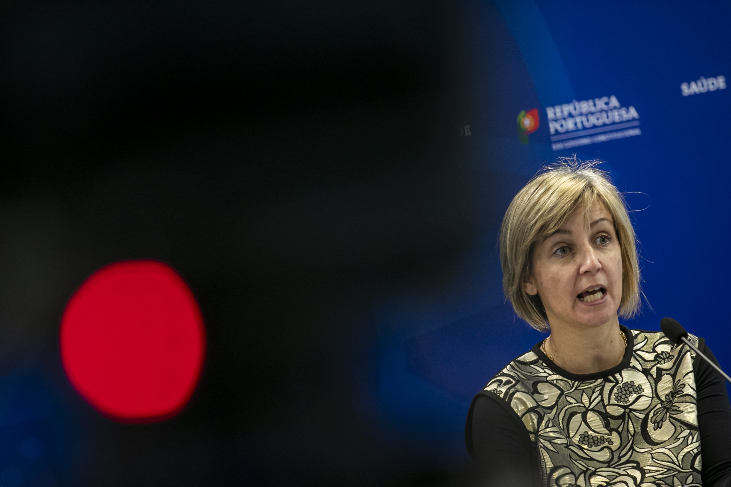Covid-19: SNS só tem stock para 9.000 testes, ministra promete mais