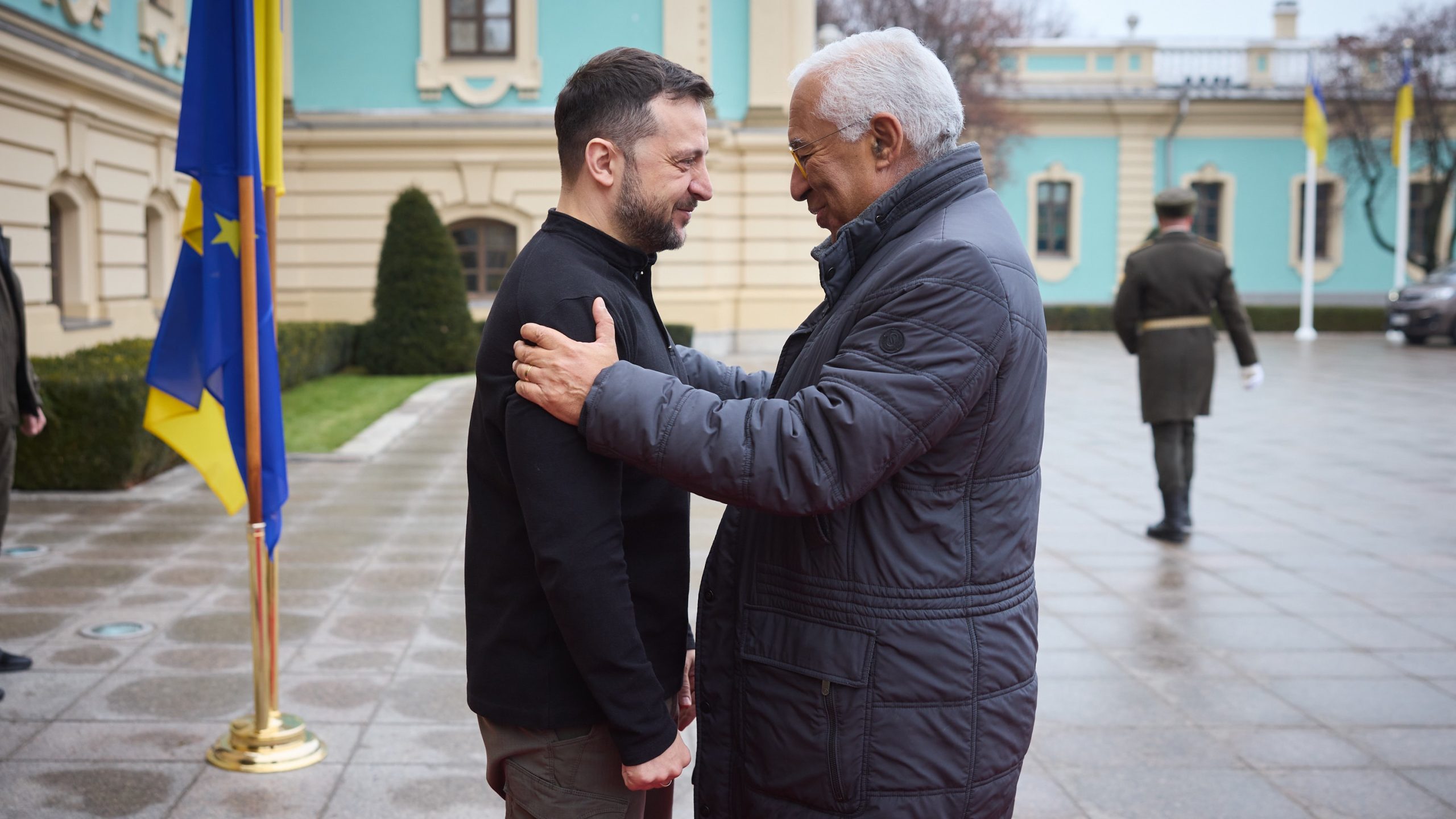 Costa em Kiev na segunda-feira para apoiar líder “democraticamente eleito”