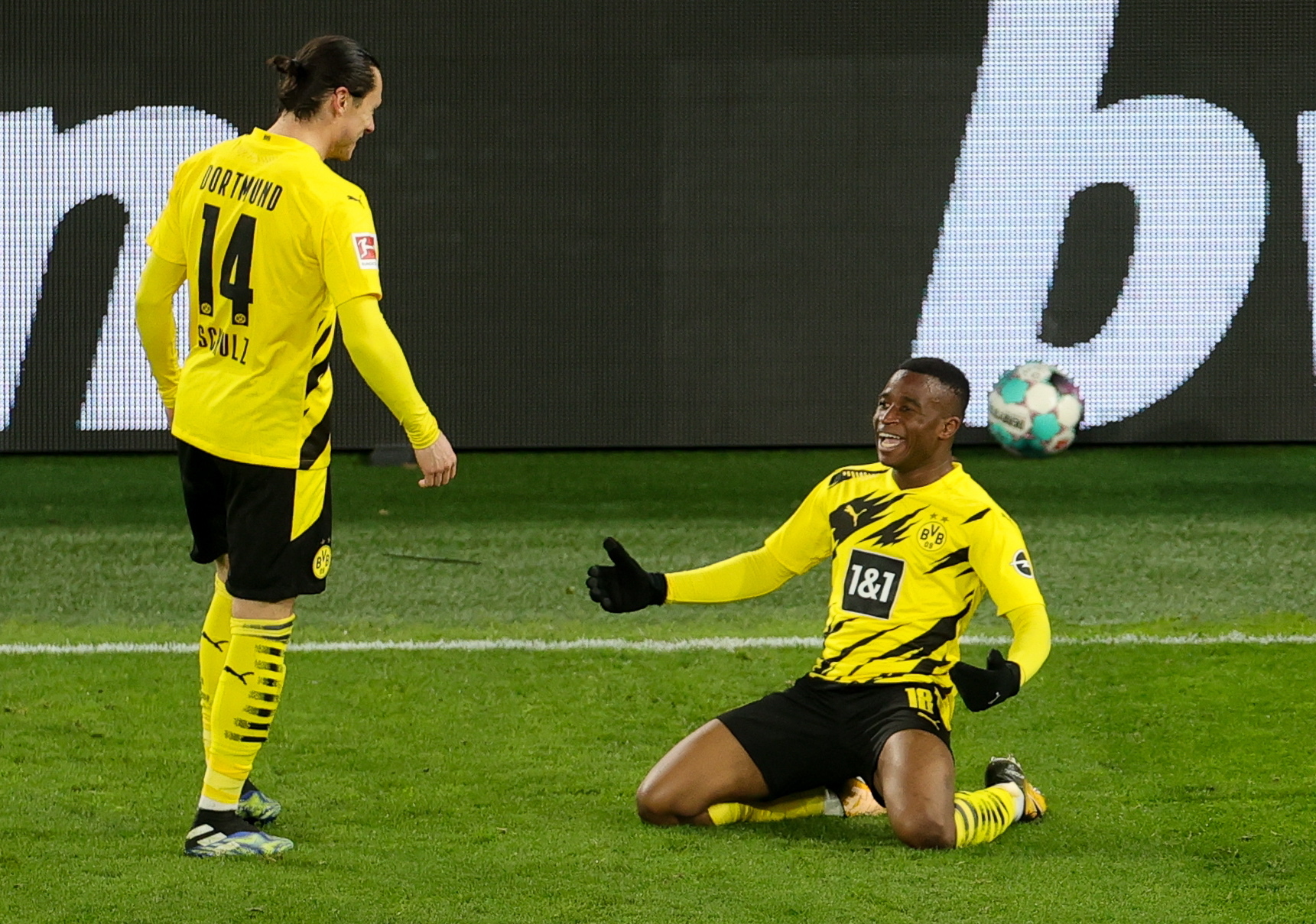 Bundesliga. Borussia Dortmund vence Hertha e aproxima-se dos lugares de ‘Champions’