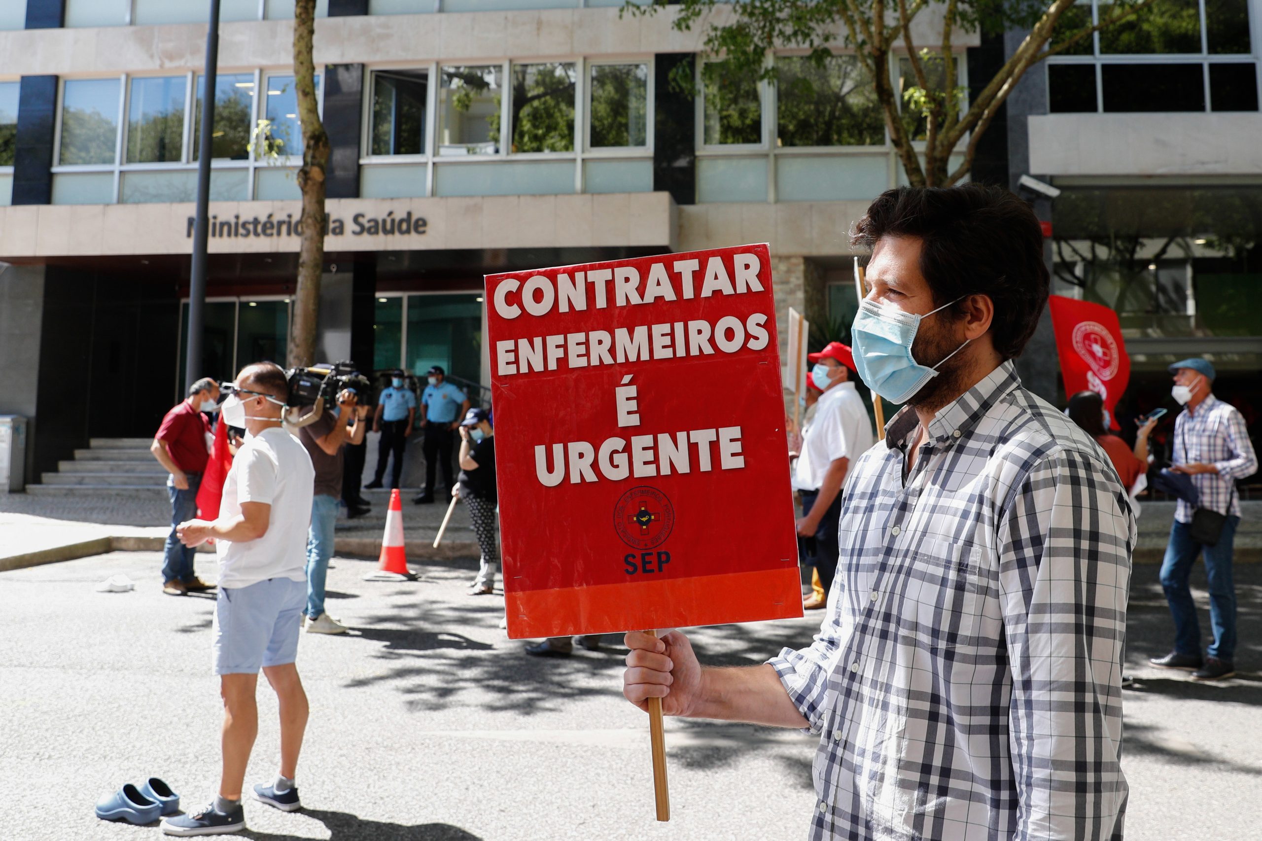 Sindicato quer reforço de 20 mil enfermeiros