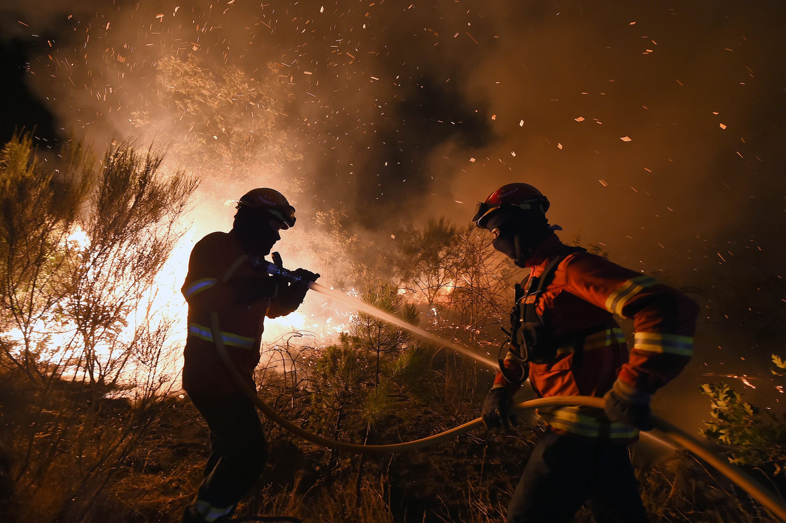 Fogo no Parque Nacional da Peneda-Gerês mobiliza quase 200 operacionais