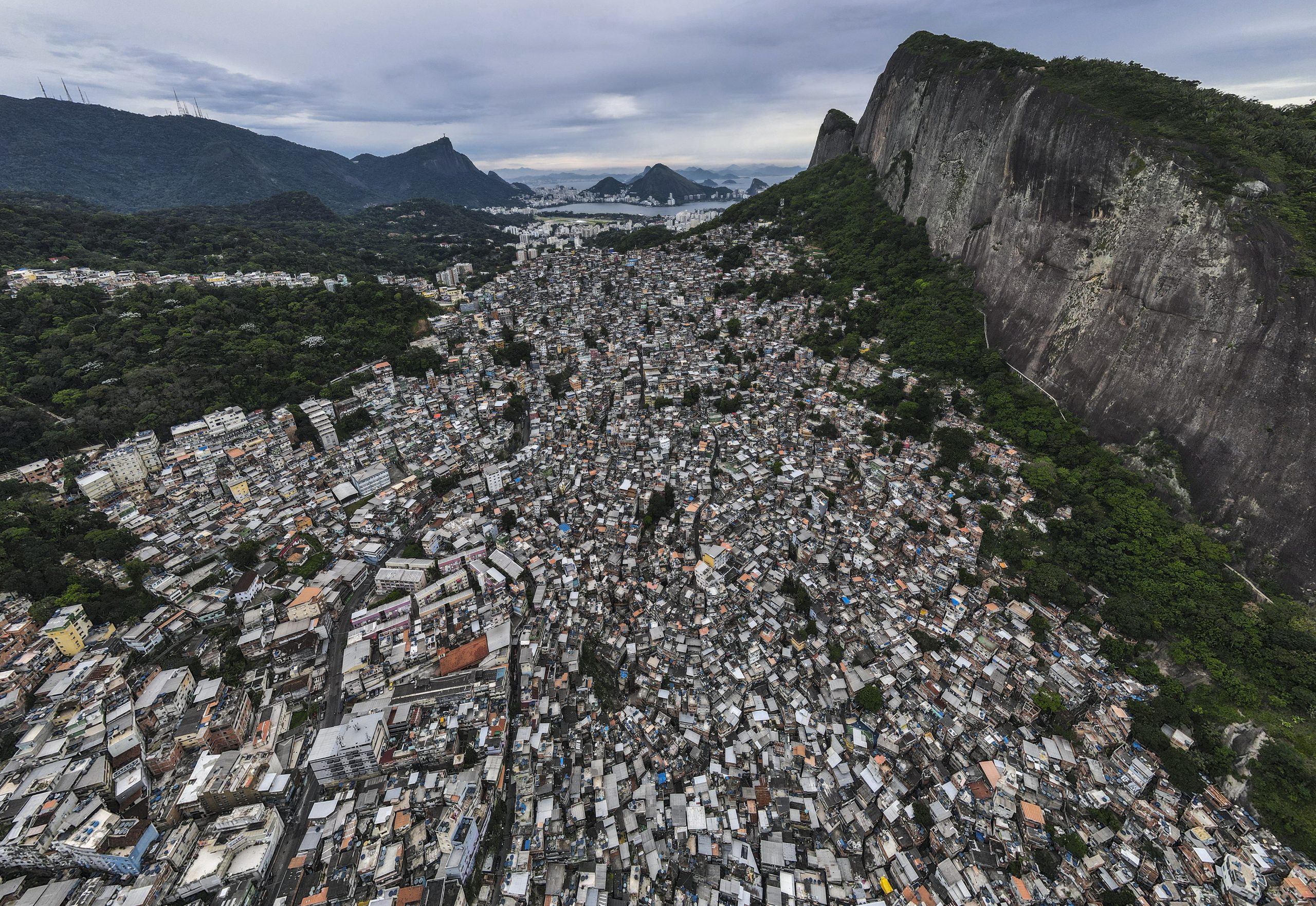 O Rio de Janeiro continua mortalmente lindo