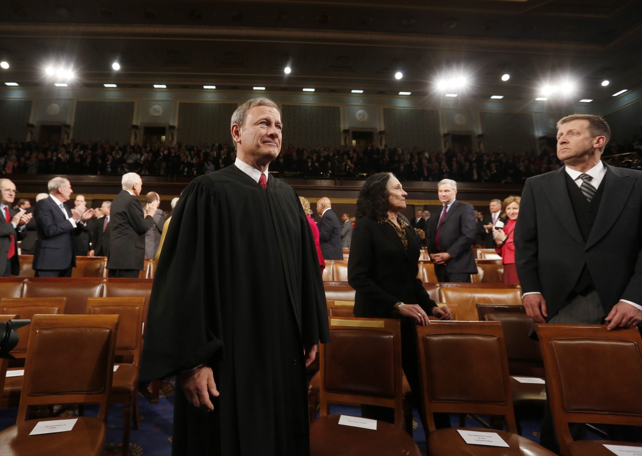 Presidente do Supremo critica Trump por chamar a magistrado “juiz de Obama”