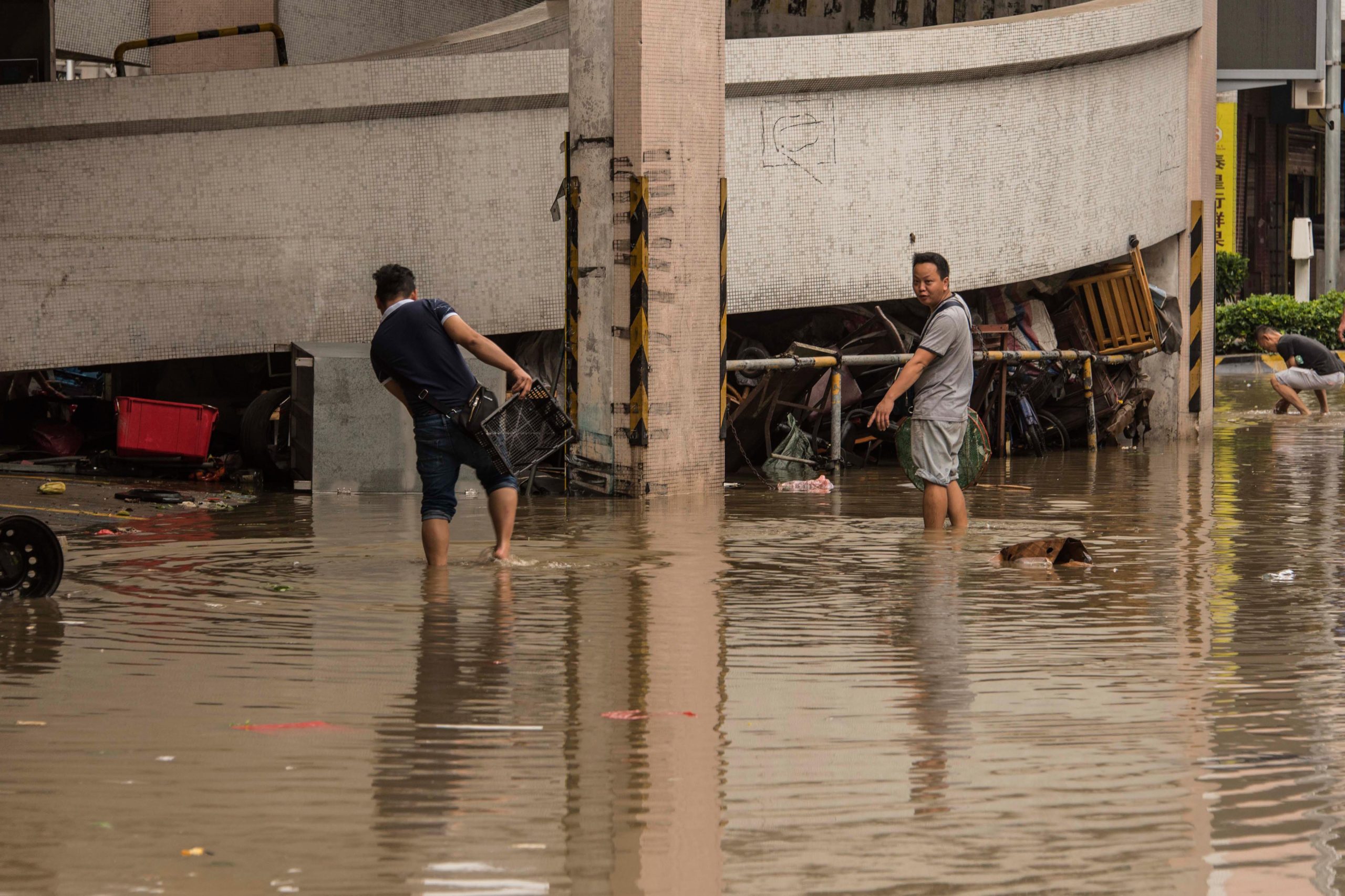 Tufão Hato: Pelo menos oito mortos em novo balanço