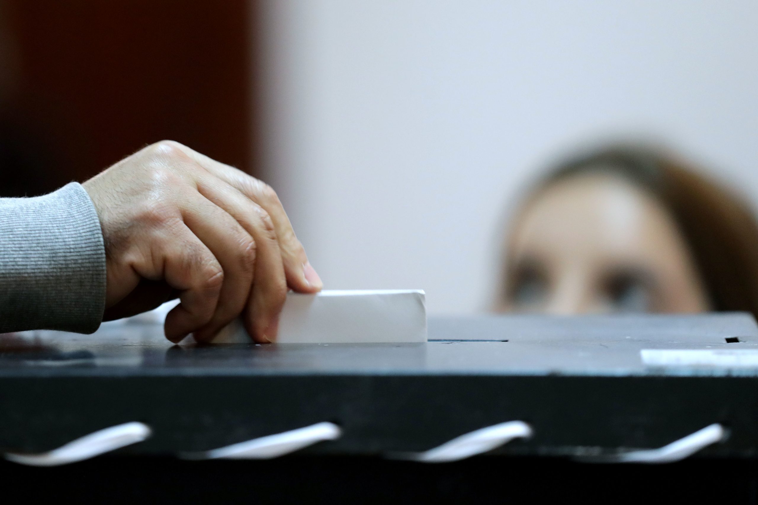 Entre obstáculos e exceções: o voto de emigrantes e imigrantes nas presidenciais