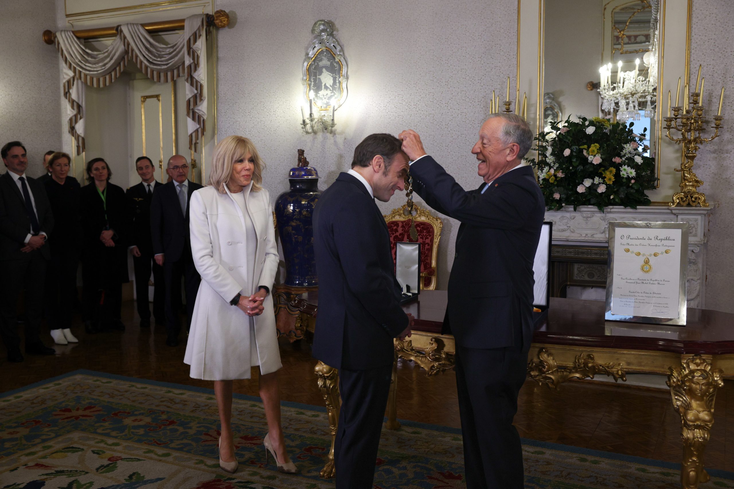 Marcelo condecora Macron com o Grande Colar da Ordem da Liberdade. Que mais atividades estão preparadas para o presidente francês?