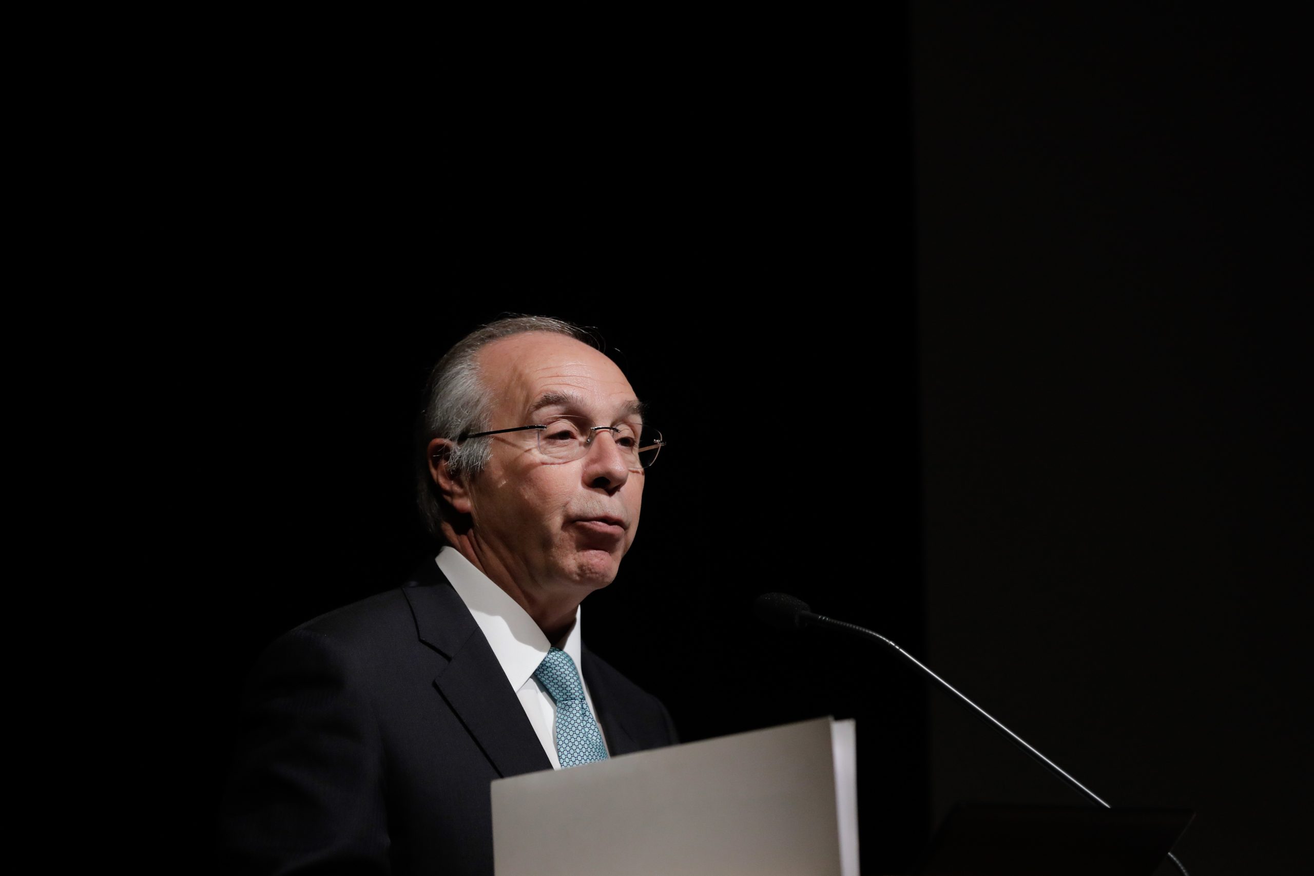 Mendes considera “preferível clarificação à paz podre” no PSD e elogia Montenegro e Rio