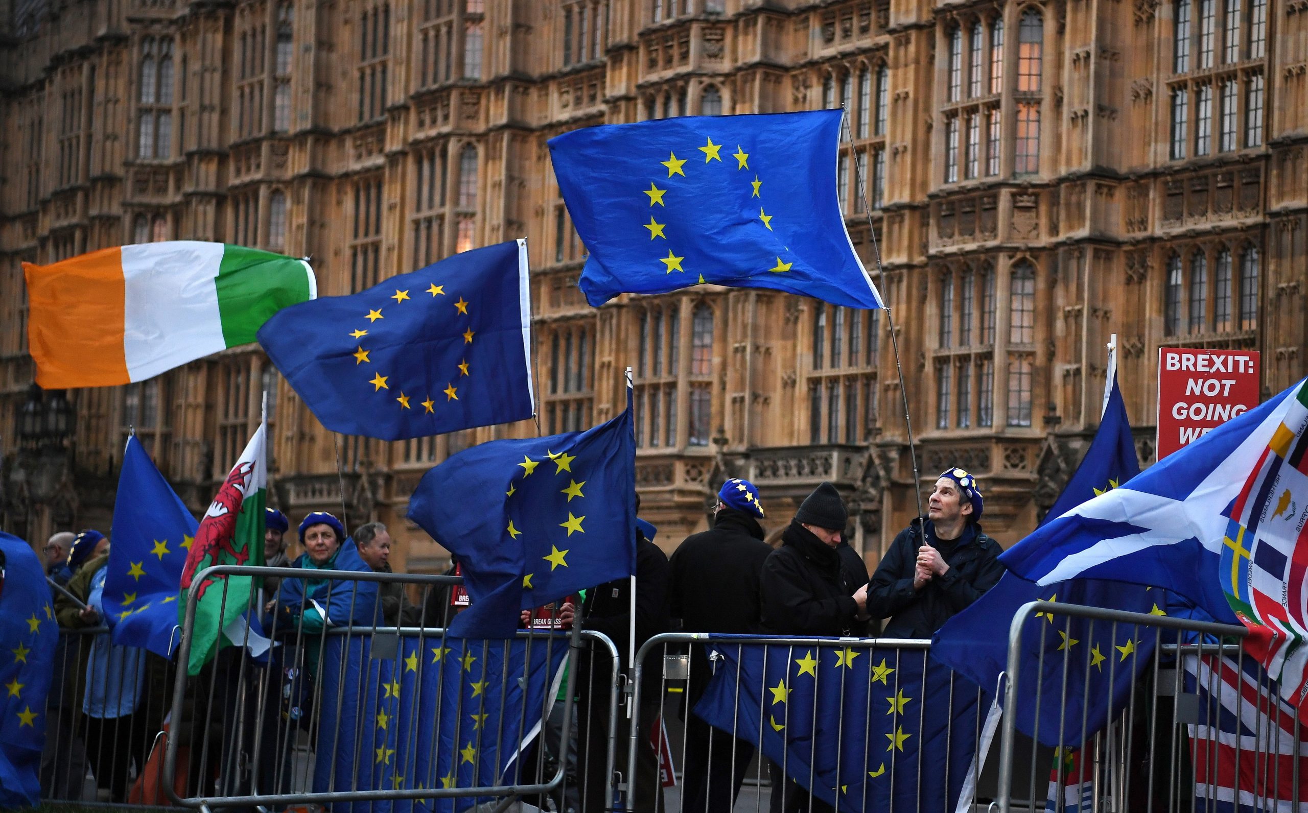 Brexit: UE concorda com extensão mas impõe 22 de maio como data-limite