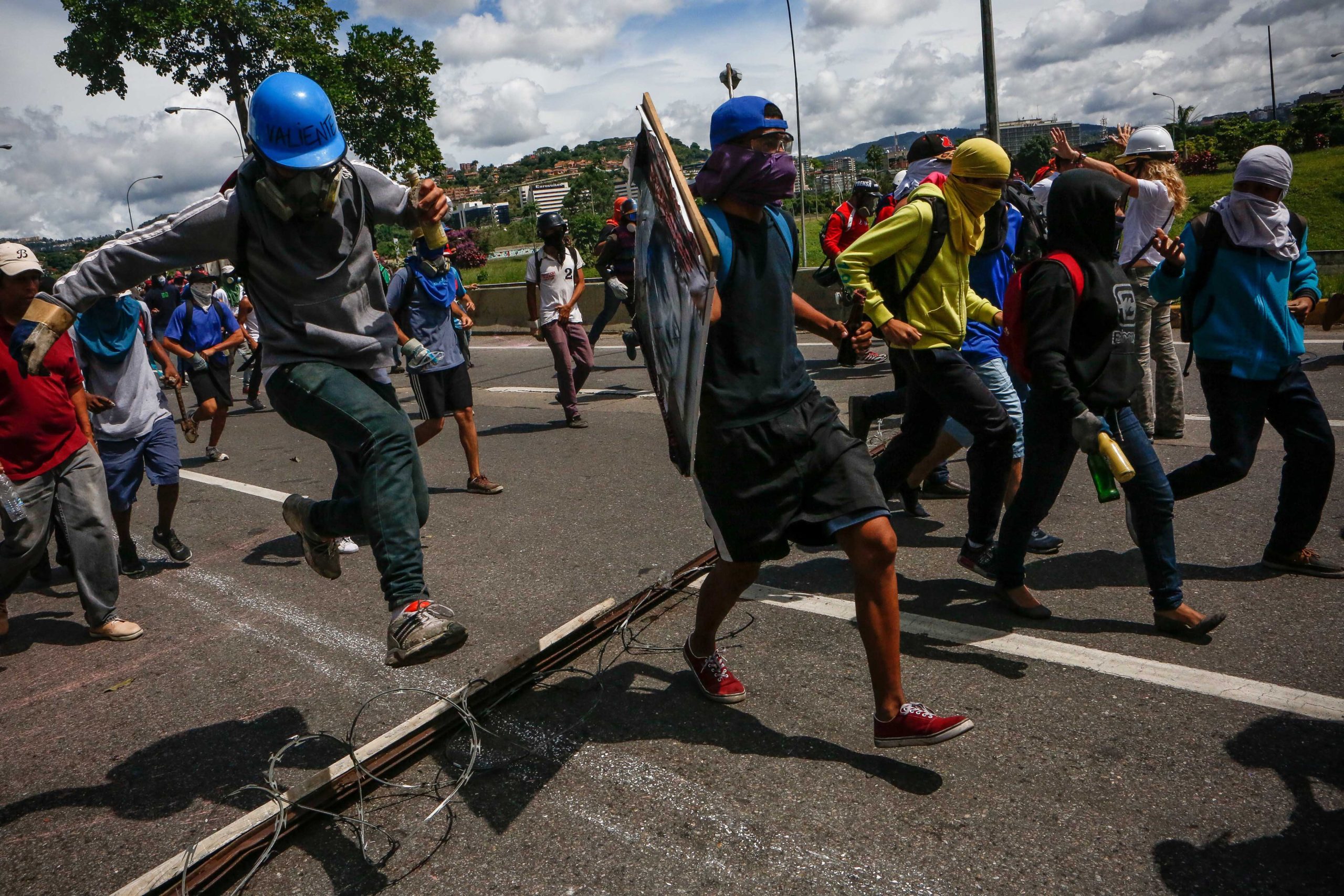 Oposição venezuelana saiu à rua para assinalar 100 dias de protestos