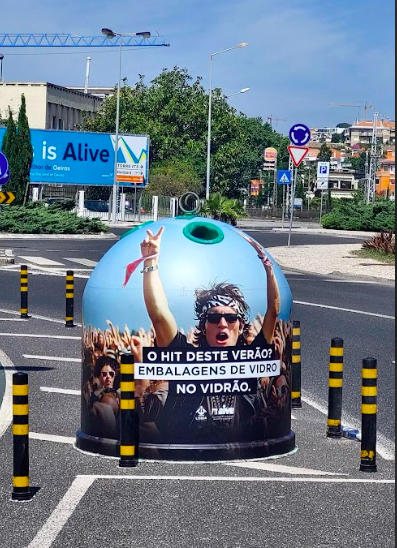 Vidrões criativos chegam a Lisboa para incentivar reciclagem