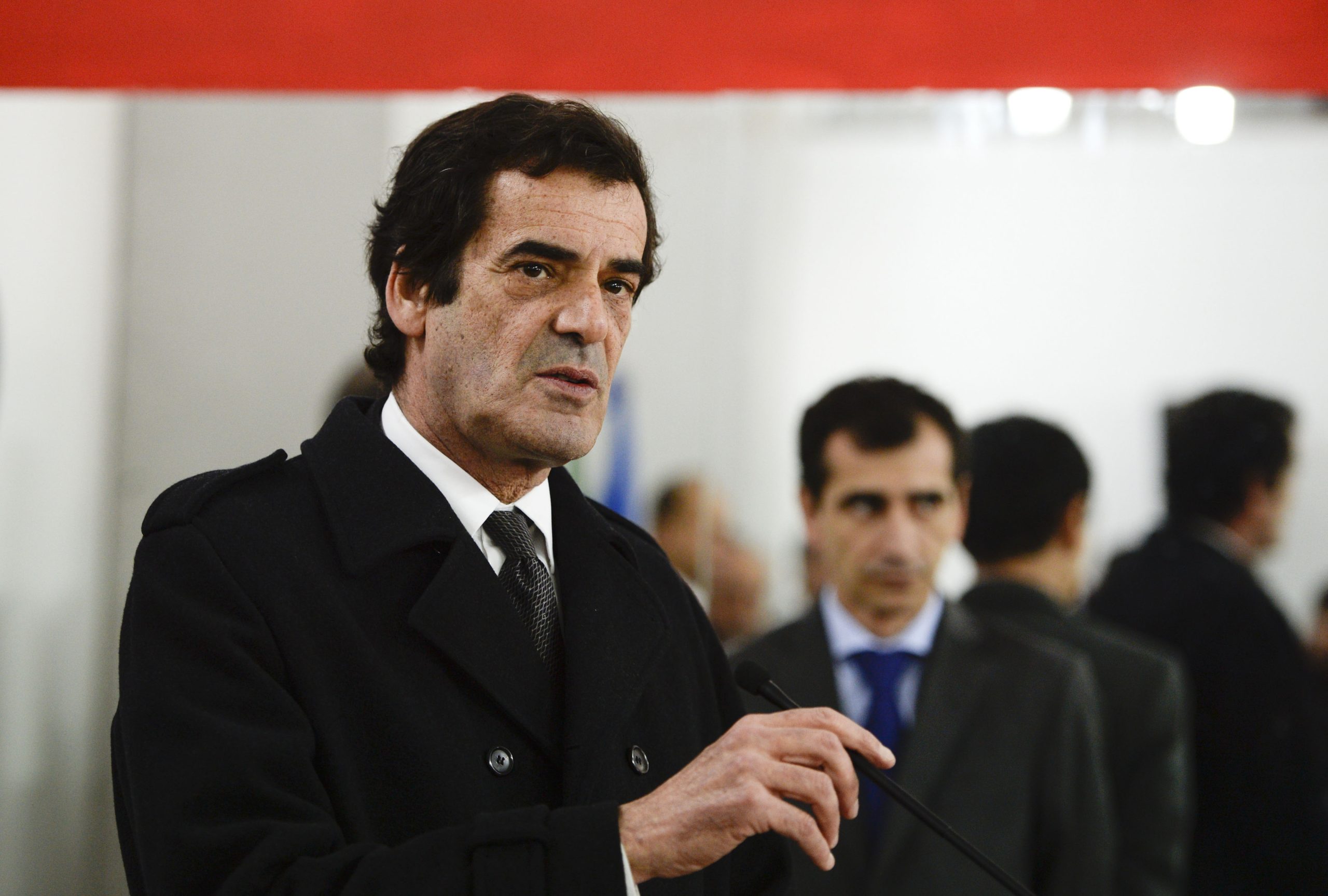 Rui Moreira quer baixar IMI em cerca de 10% no orçamento do Porto para 2017