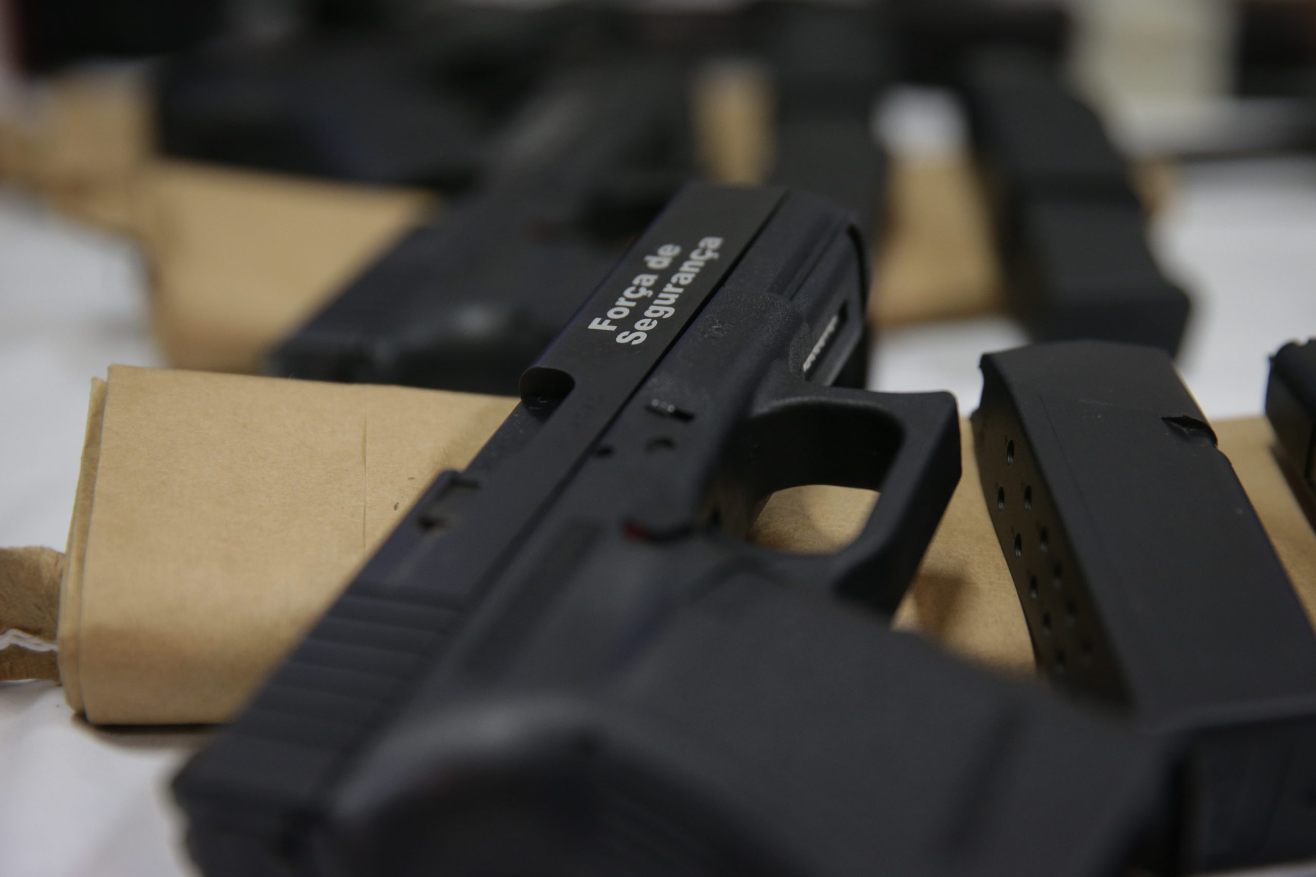 OLX está a colaborar com autoridades no combate à venda de armas