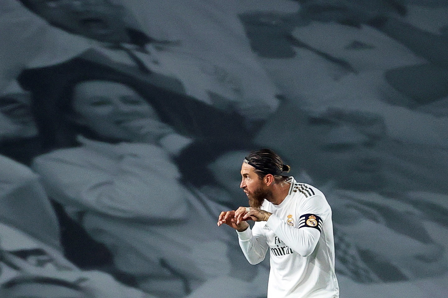 Sergio Ramos volta a marcar de penálti e coloca Real Madrid na ‘rota’ do título