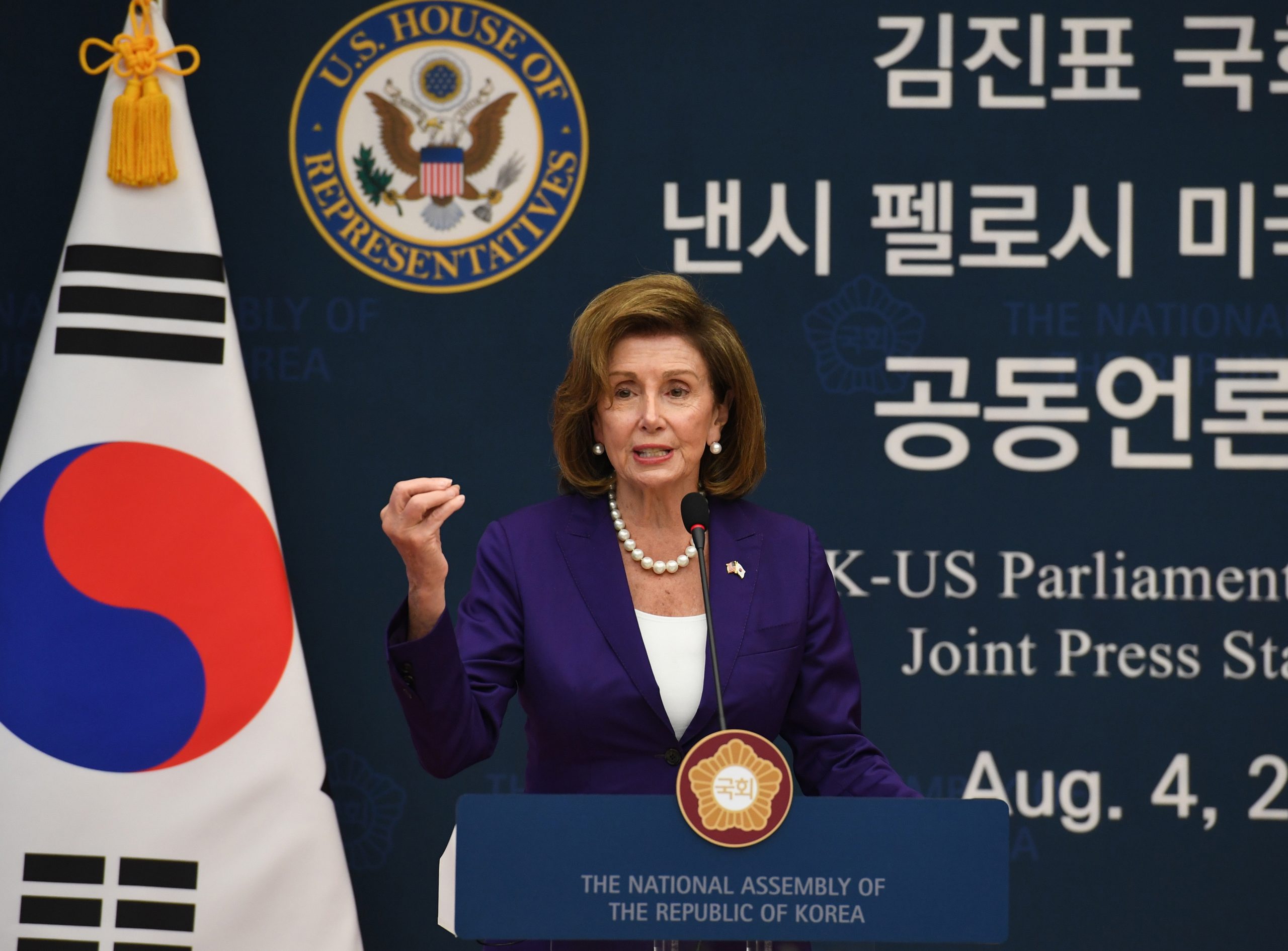 Pelosi reafirma em Seul empenho na desnuclearização da Coreia do Norte