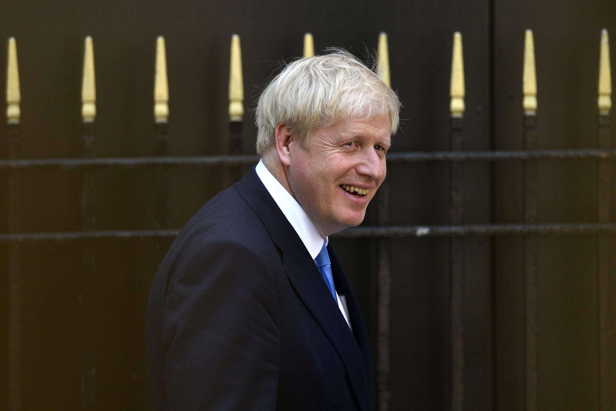 “Chegou a altura de mudar este país para melhor”. Boris Johnson designado primeiro-ministro