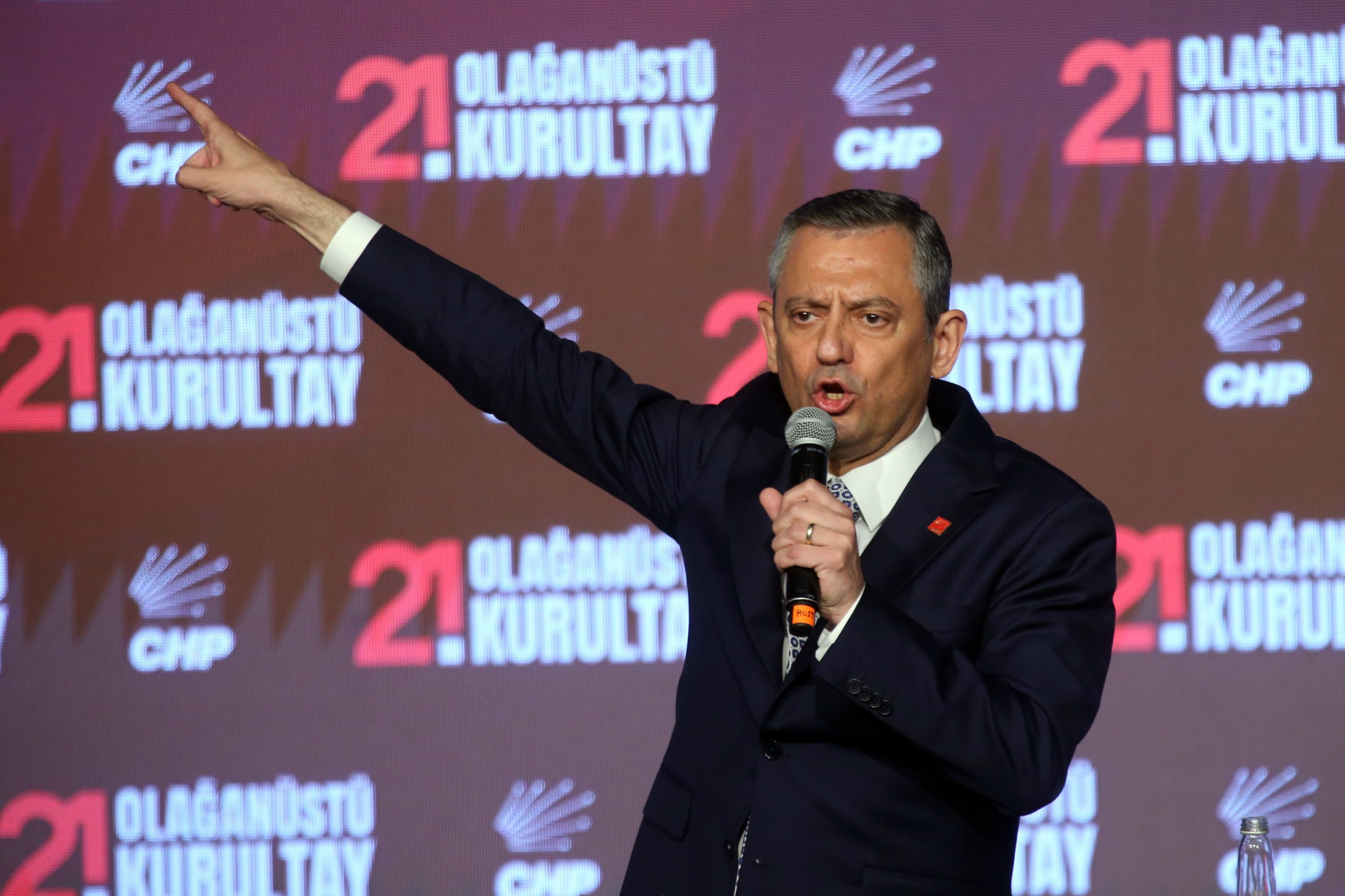 Maior partido da oposição na Turquia desafia Erdogan para eleições antecipadas