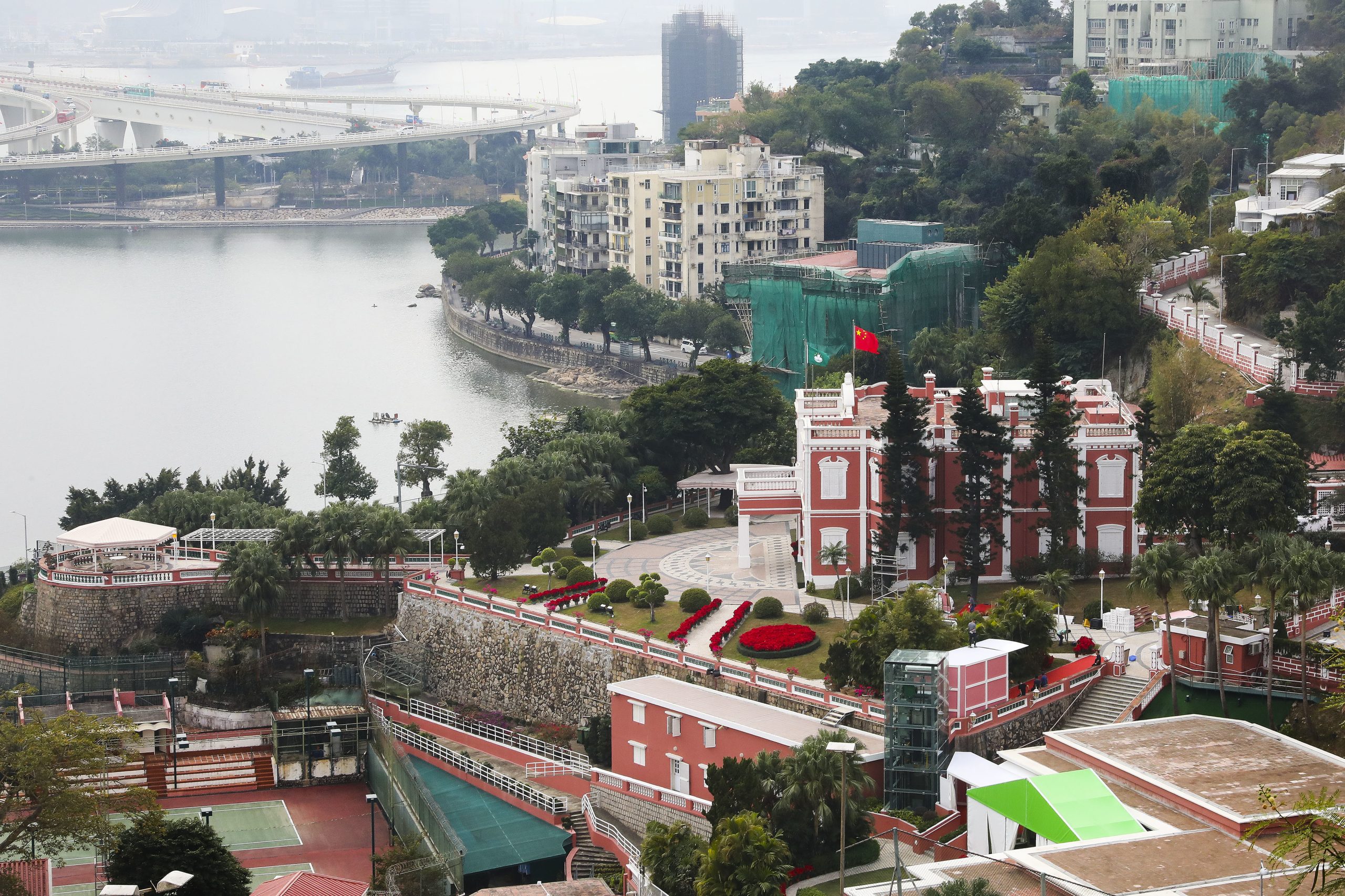 Macau adia regresso às aulas e fecha bibliotecas, museus e espaços desportivos