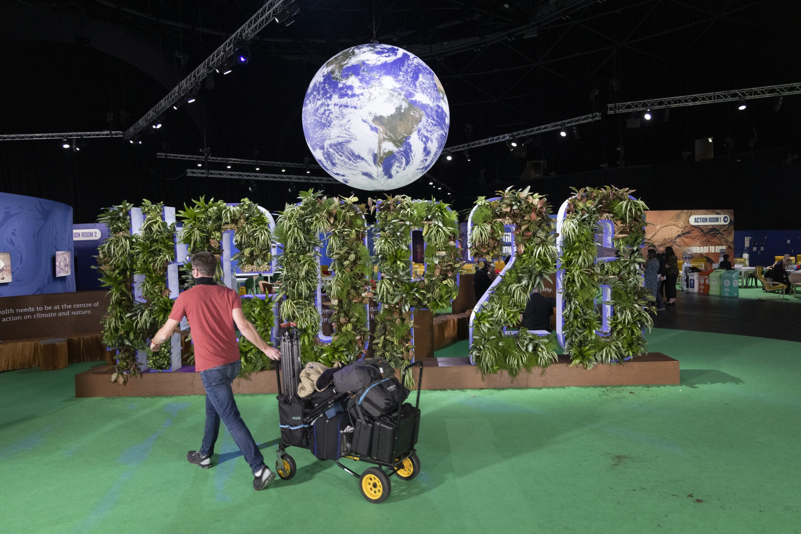 COP26, a cimeira climática de Glasgow que cumpriu mas não satisfez