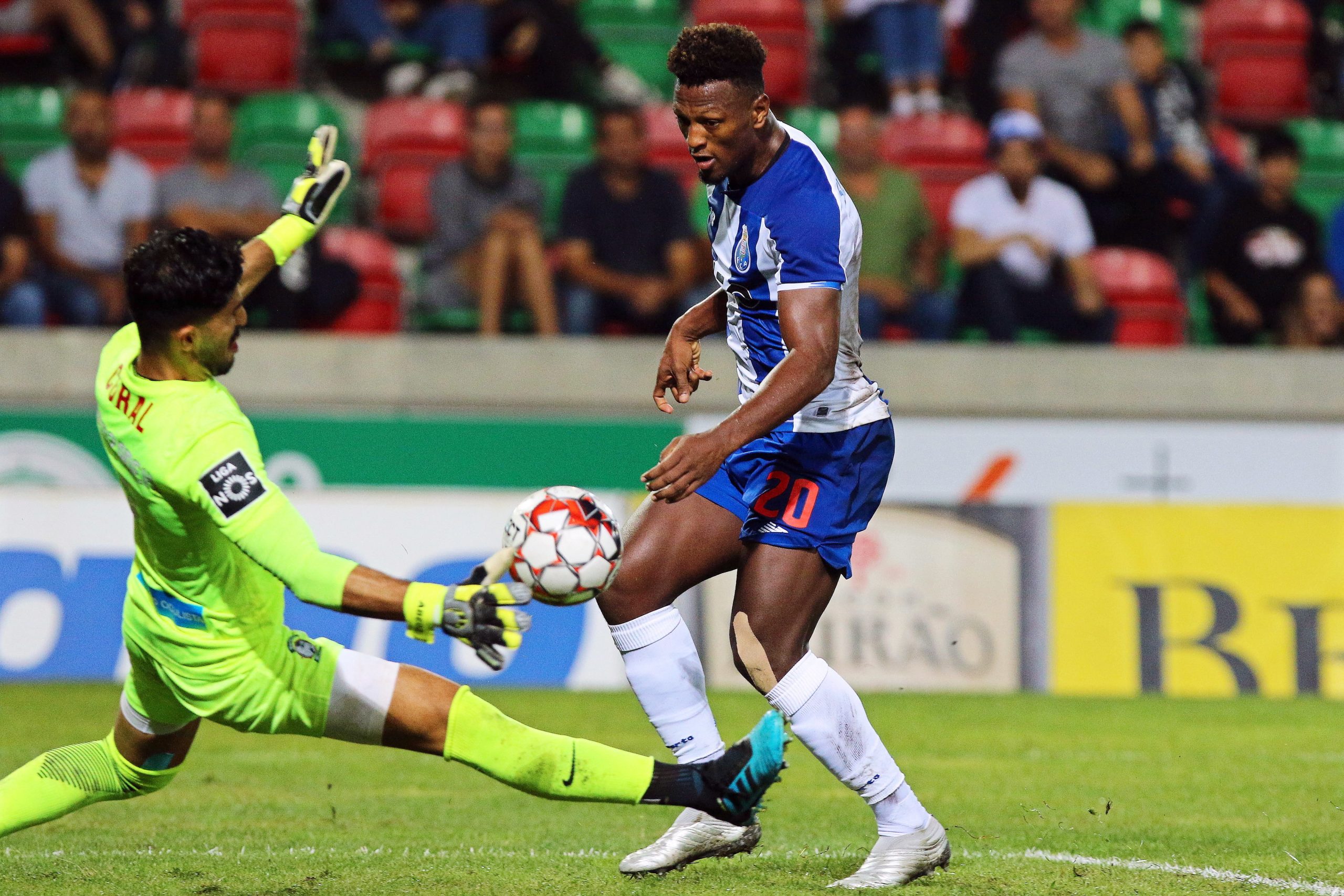 Lokomotiv de Moscovo oficializa contratação de Zé Luís ao FC Porto