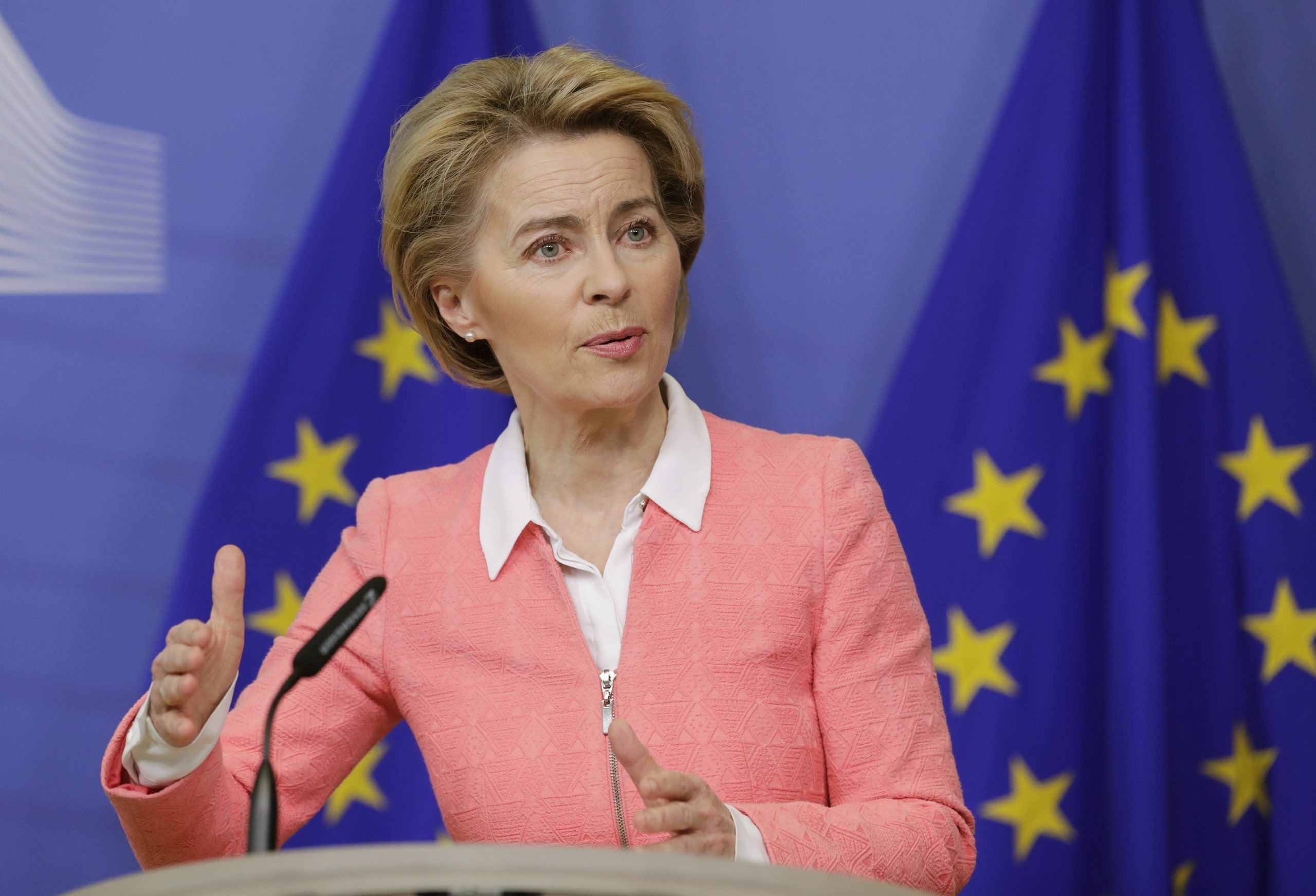 Bruxelas recomenda livre circulação de trabalhadores essenciais na UE