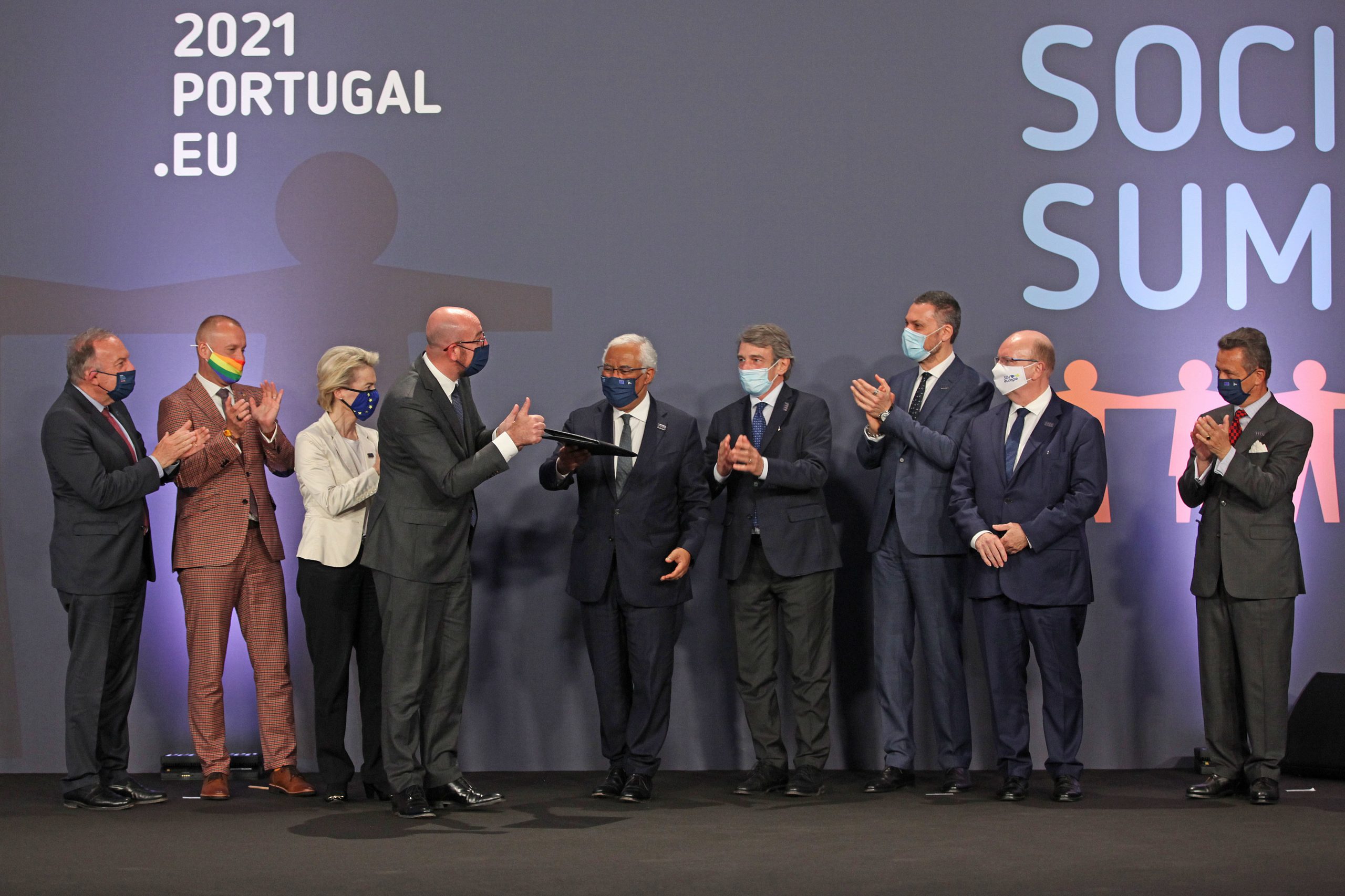Líderes europeus voltam a reunir-se este mês em Conselho Europeu  ‘alargado’ para dois dias