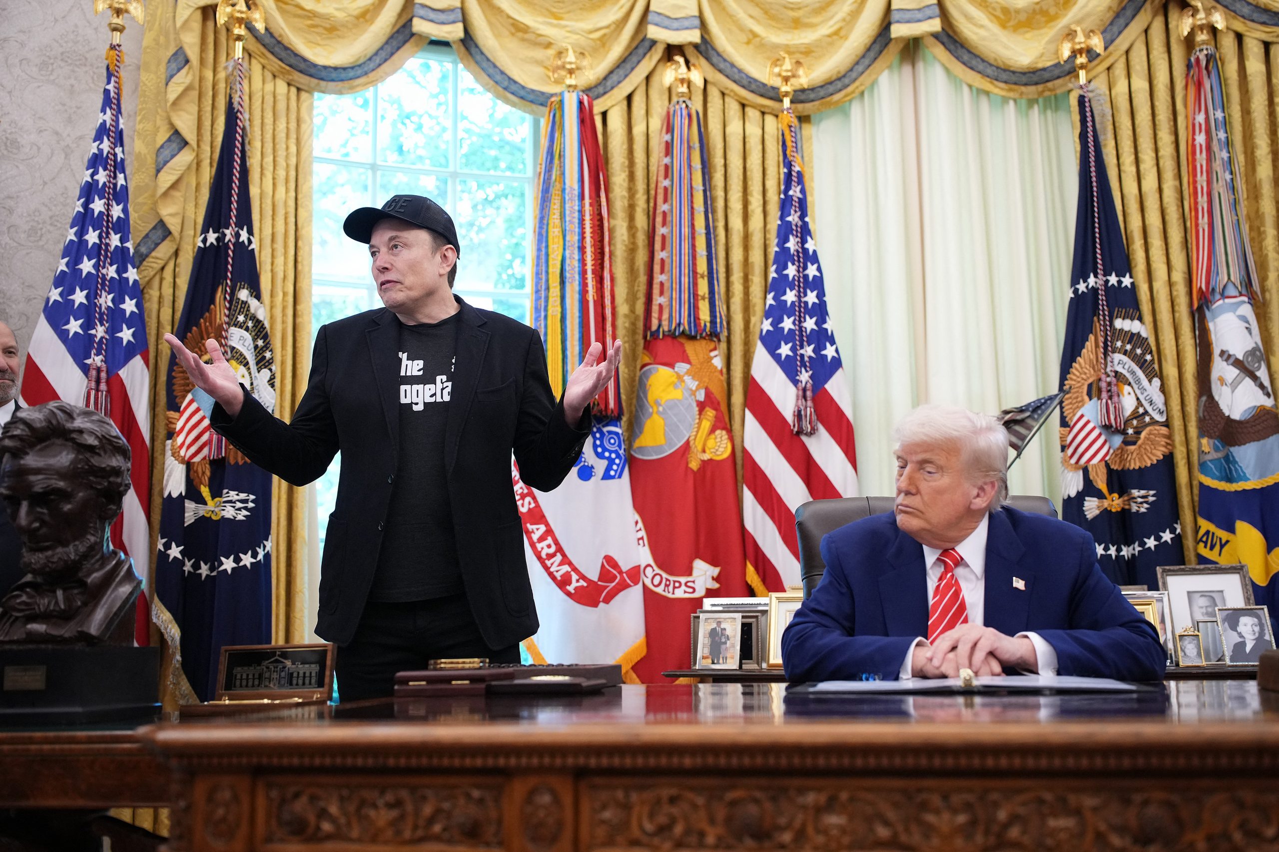 Depois de sair do Governo chega a “grande bomba” por parte de Musk: “Trump está nos ficheiros Epstein”