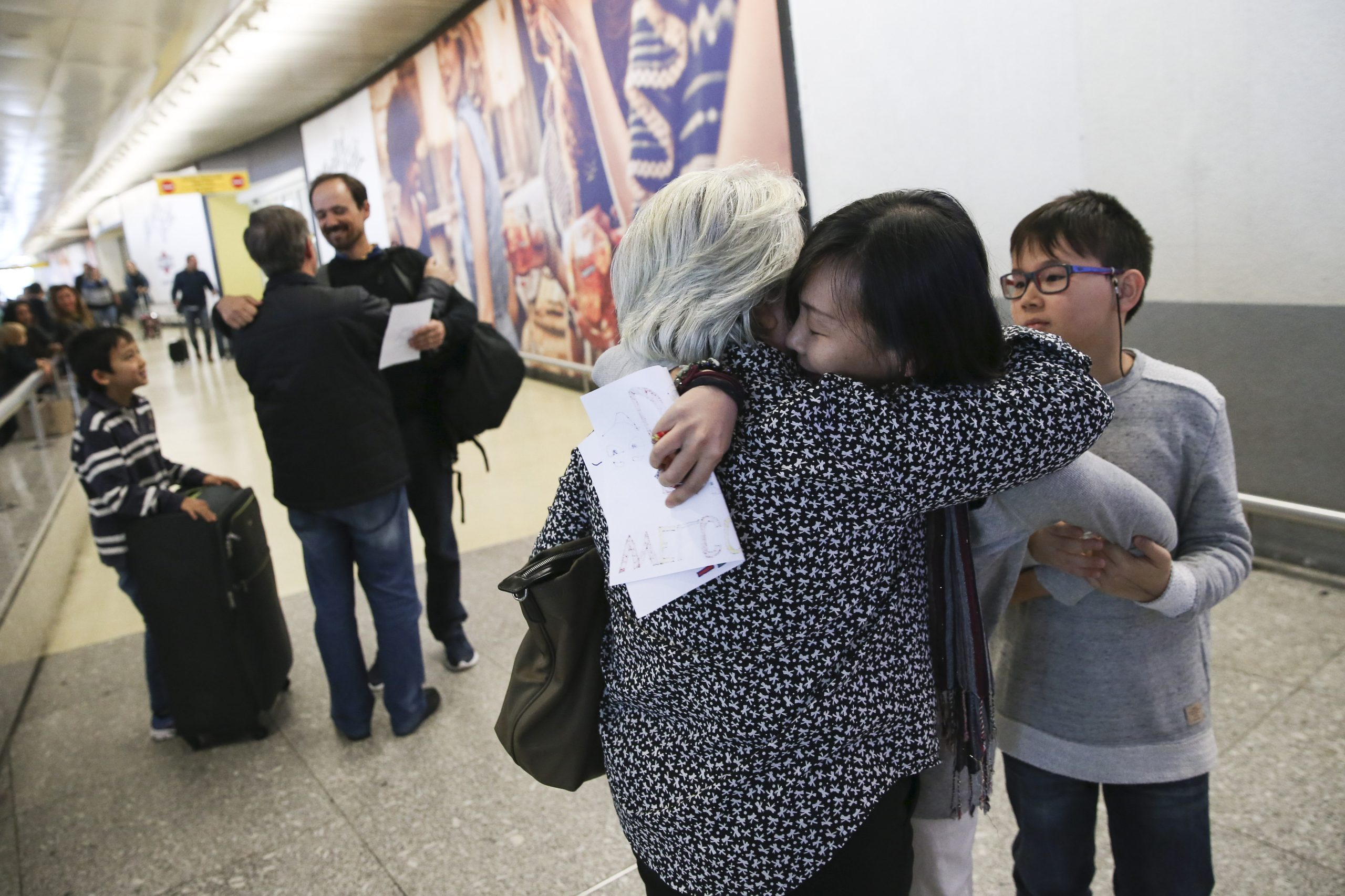 Remessas de emigrantes sobem 5,7% para 276 milhões de euros em outubro