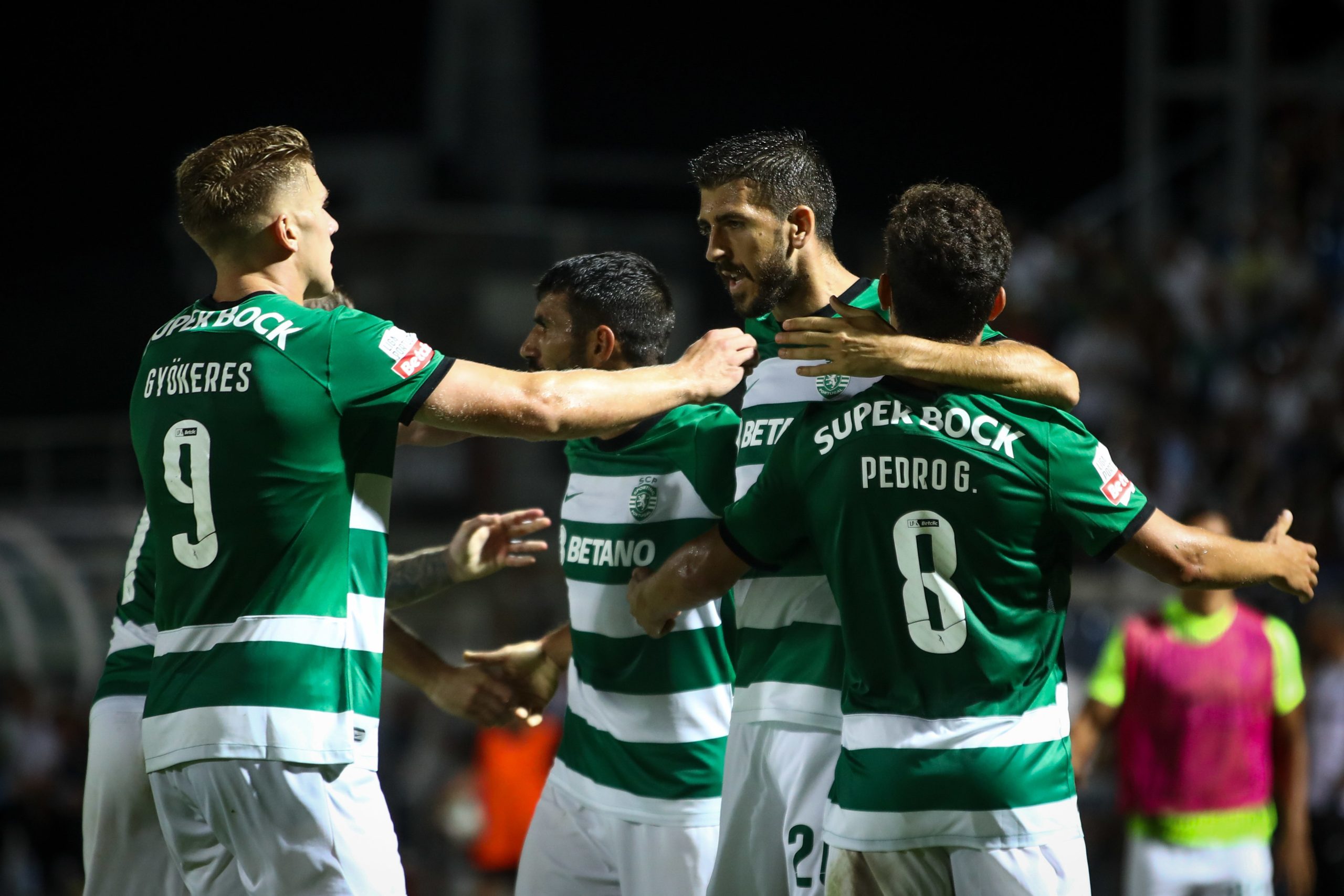 Sporting vence Casa Pia com ‘bis’ de Paulinho