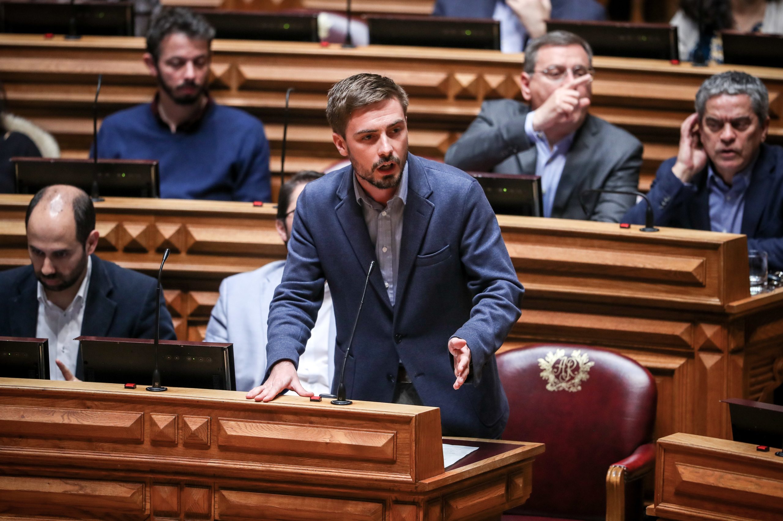 Covid-19: PCP considera PEES “insuficiente”, mas aguarda Orçamento Suplementar